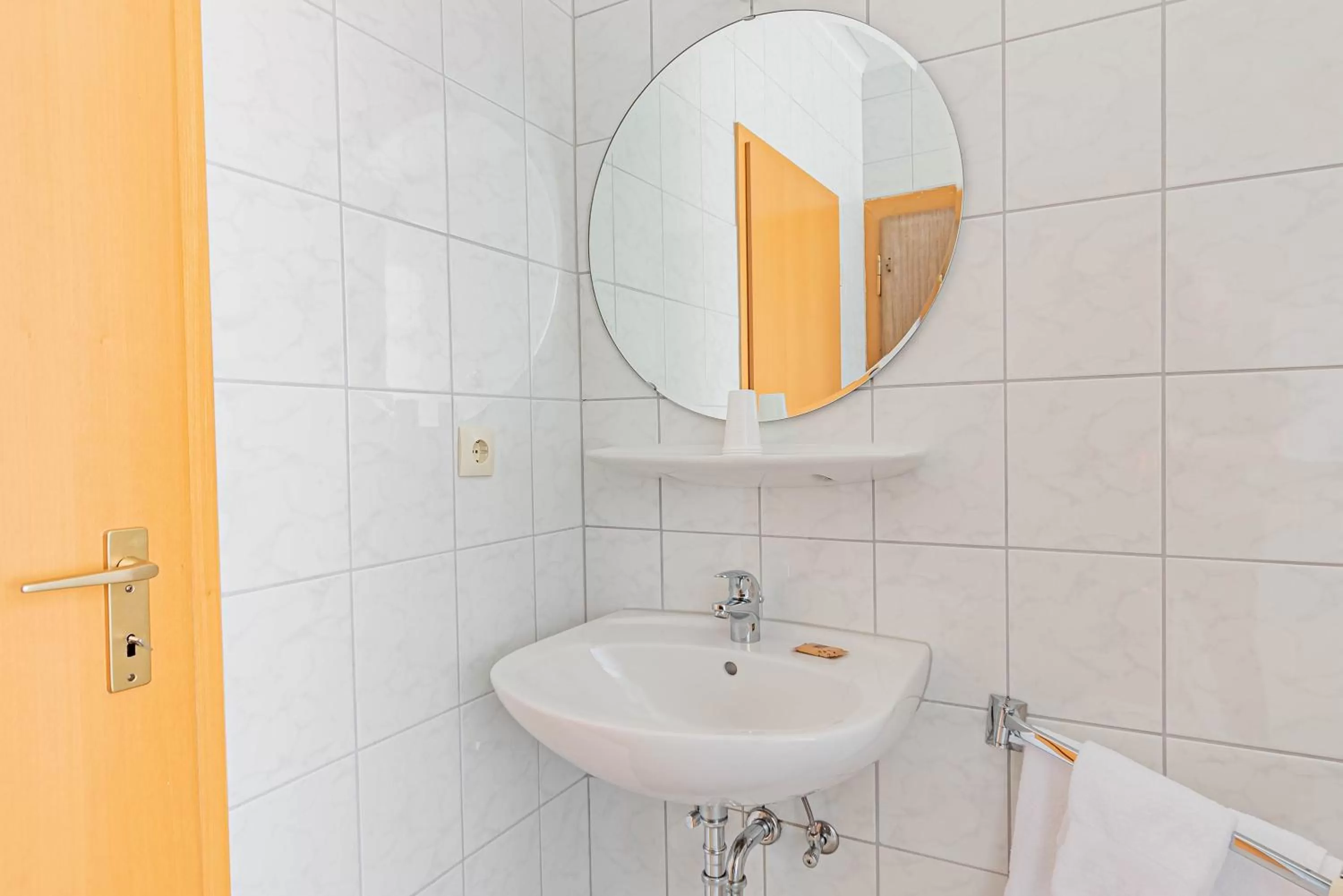 Bathroom in Hôtel Le Petit Poète