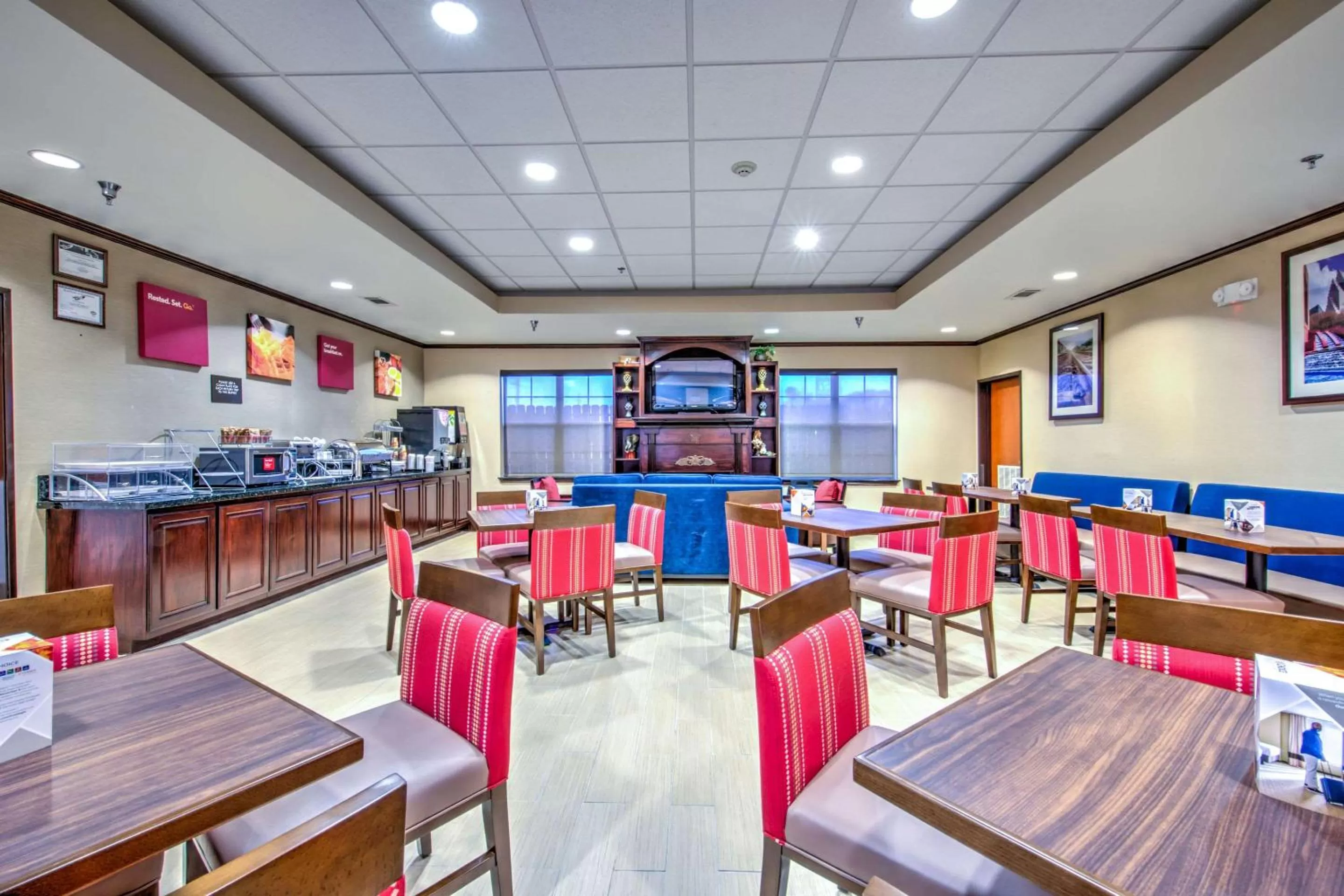 Breakfast in Comfort Suites Tomball Medical Center