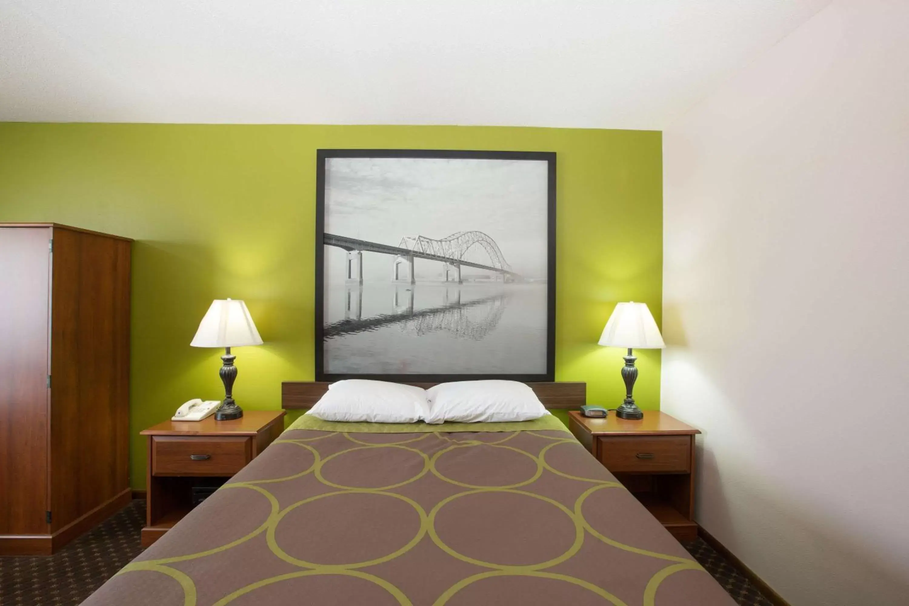 Photo of the whole room, Bed in Super 8 by Wyndham Williams Photo of the whole room, Bed in Super 8 by Wyndham Williams