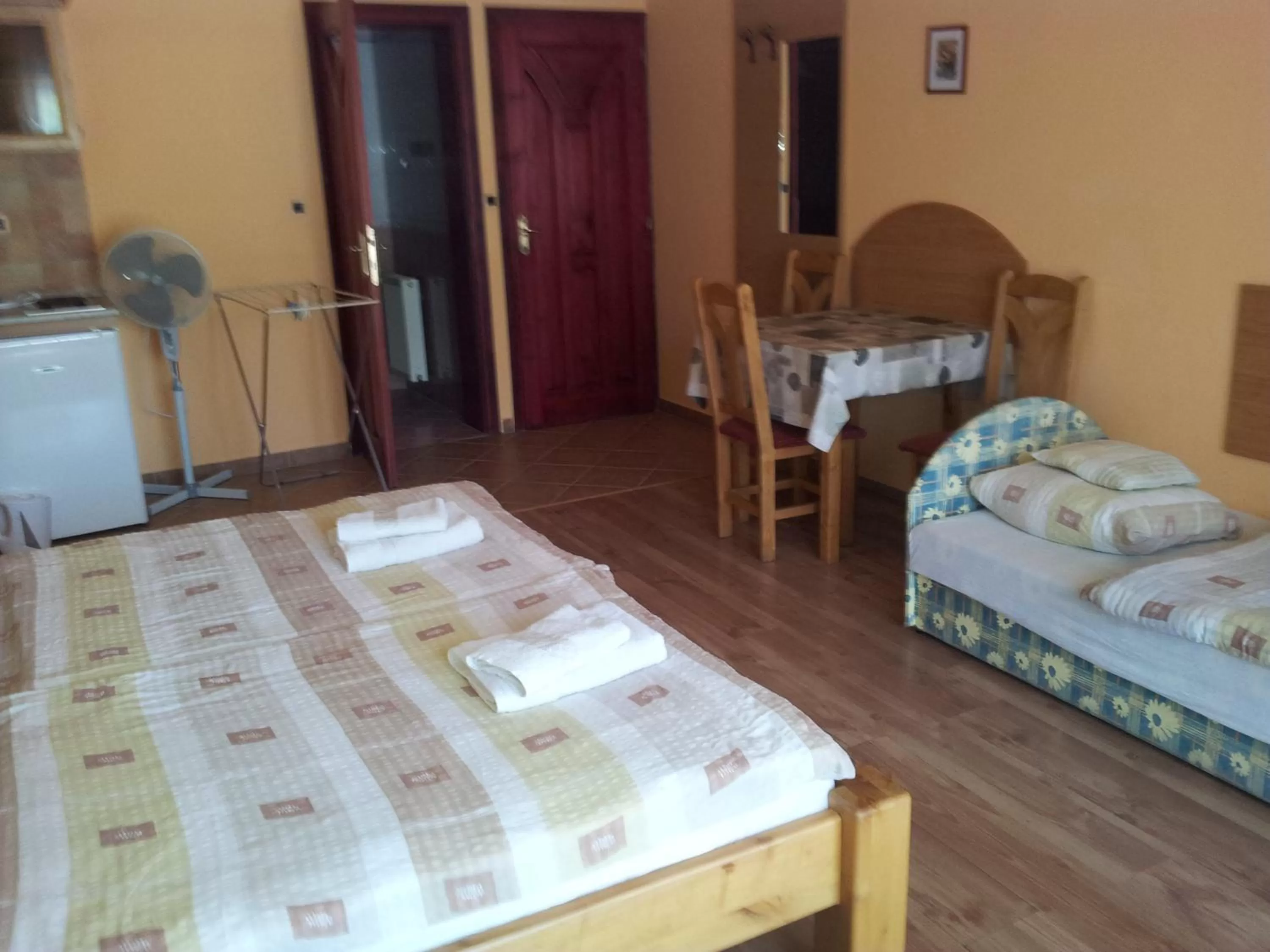 Photo of the whole room, Bed in Mediterrán Panzió