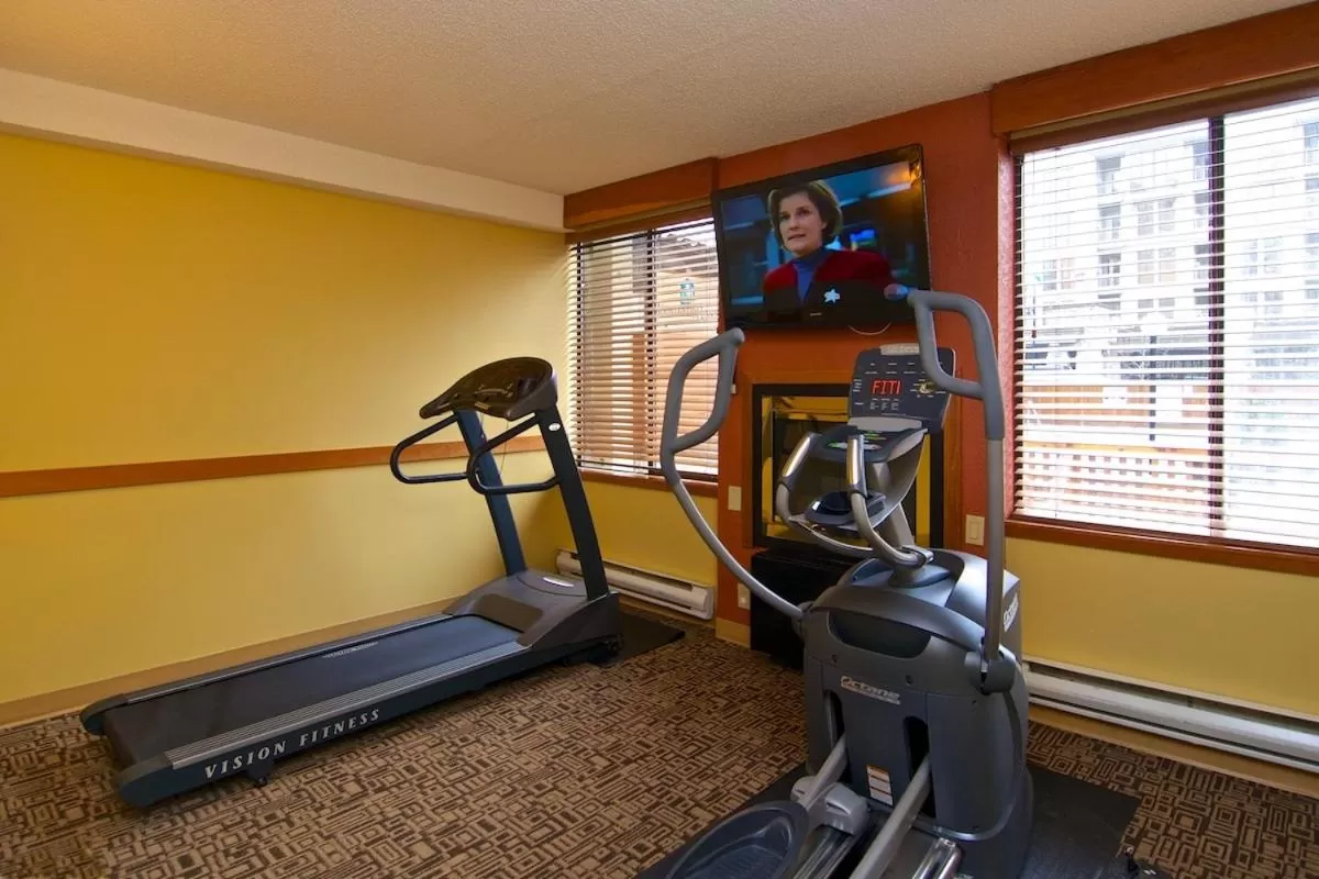 Fitness centre/facilities in Mountain Side Hotel Whistler by Executive