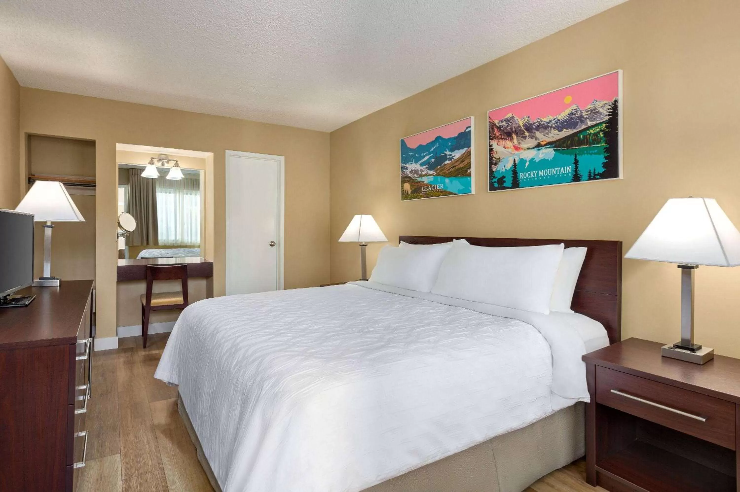 Bedroom, Bed in Travelodge by Wyndham Presidio San Francisco