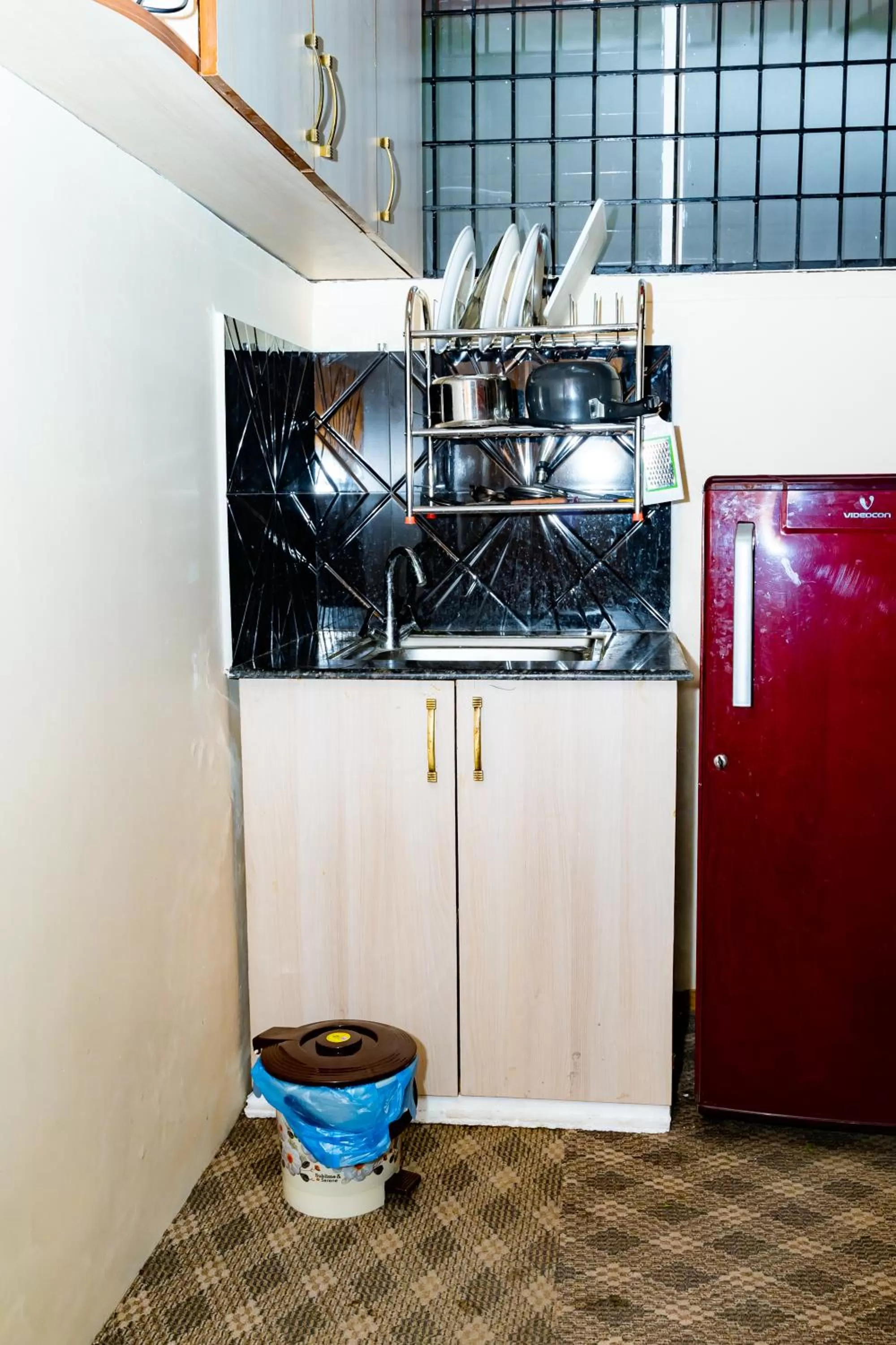 Kitchen or kitchenette in Silu Homes by Hostmandu