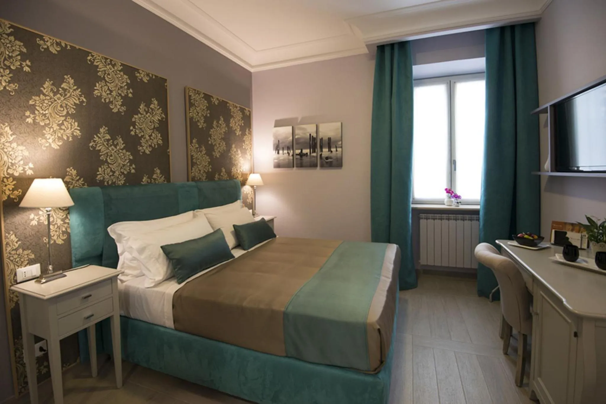 Bedroom in Halex room&food