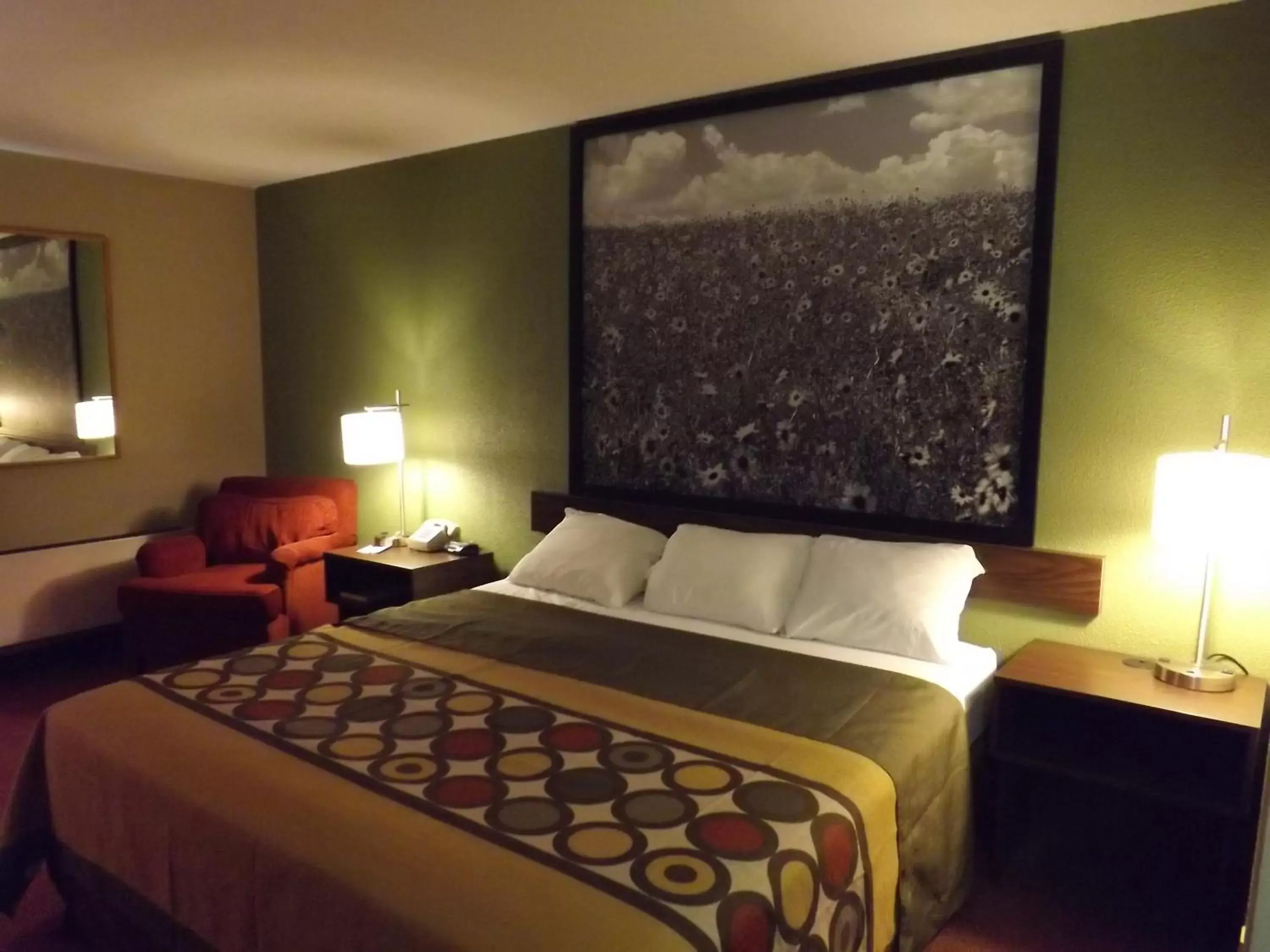 Photo of the whole room, Bed in Super 8 by Wyndham Sterling CO