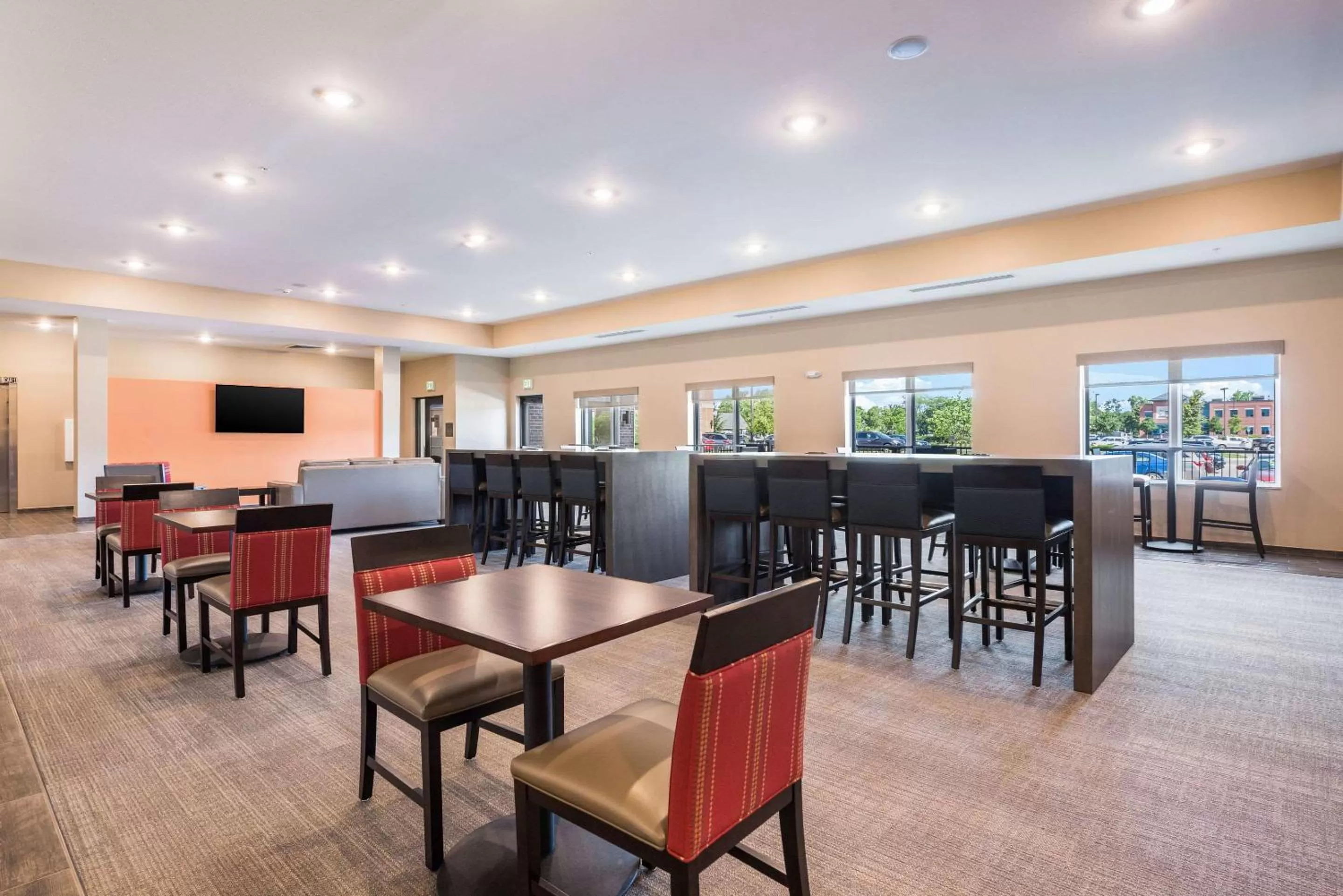 Restaurant/places to eat in Comfort Suites Marysville Columbus - Northwest