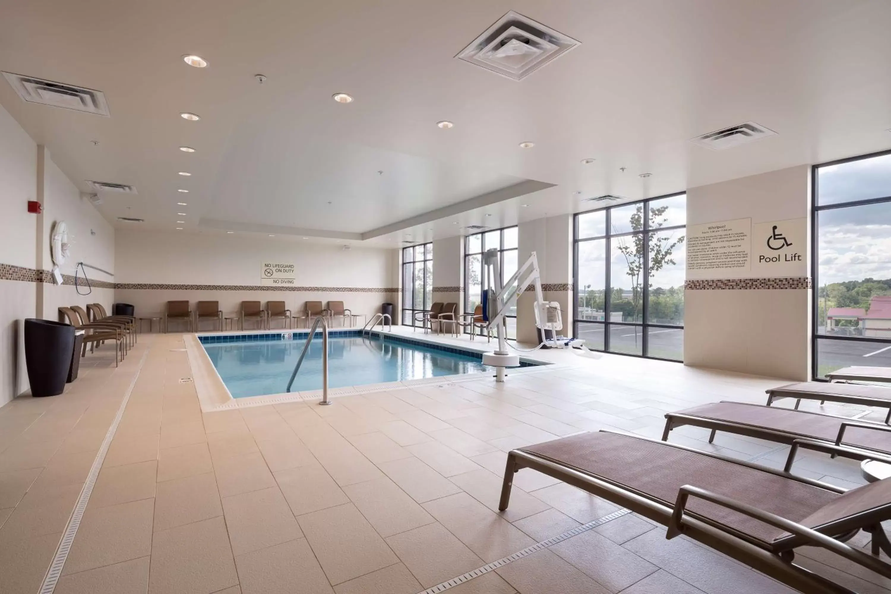 Pool view, Swimming Pool in Hampton Inn Morristown, I-81, TN