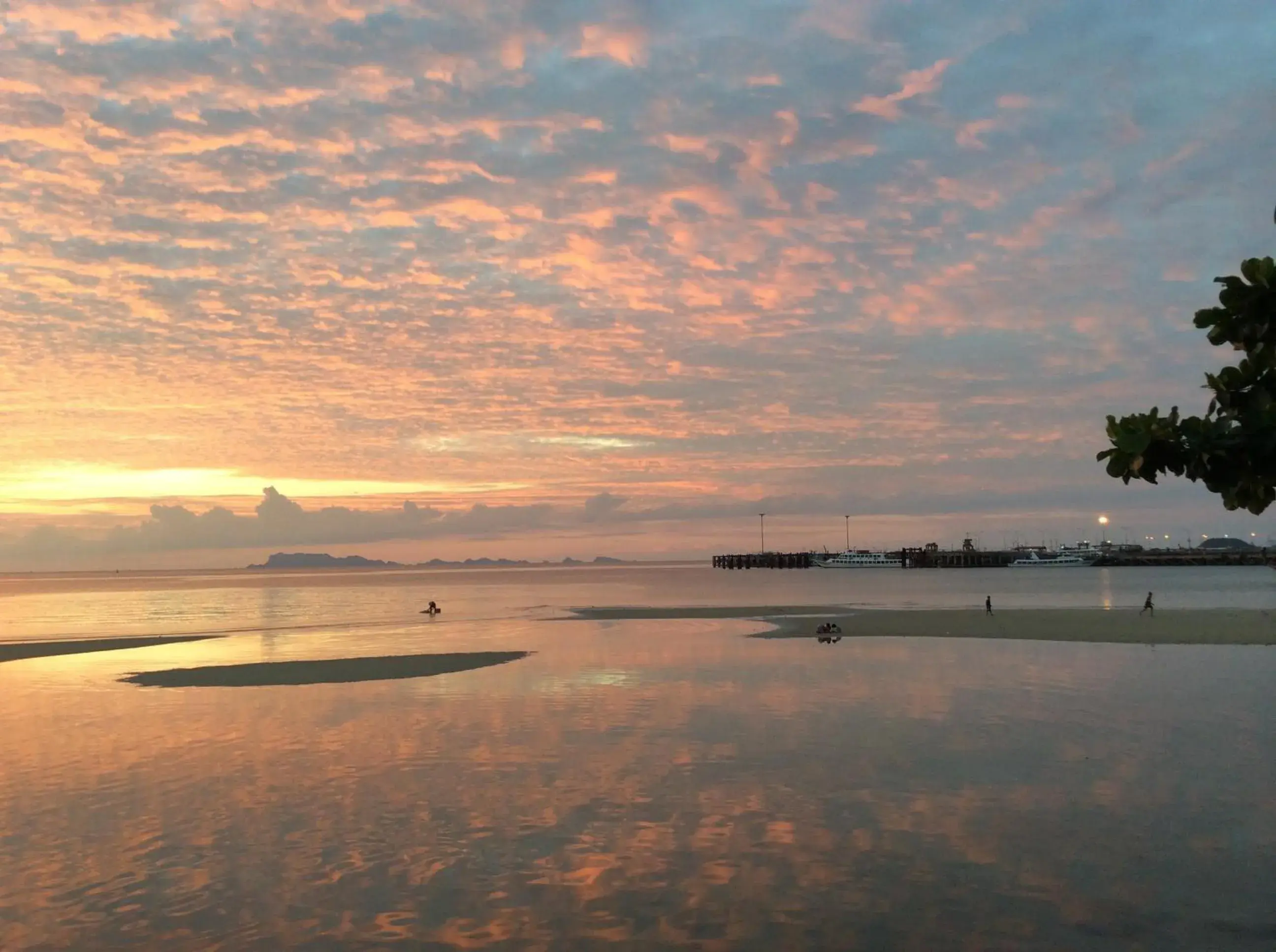 Beach in Sri Samui Hotel