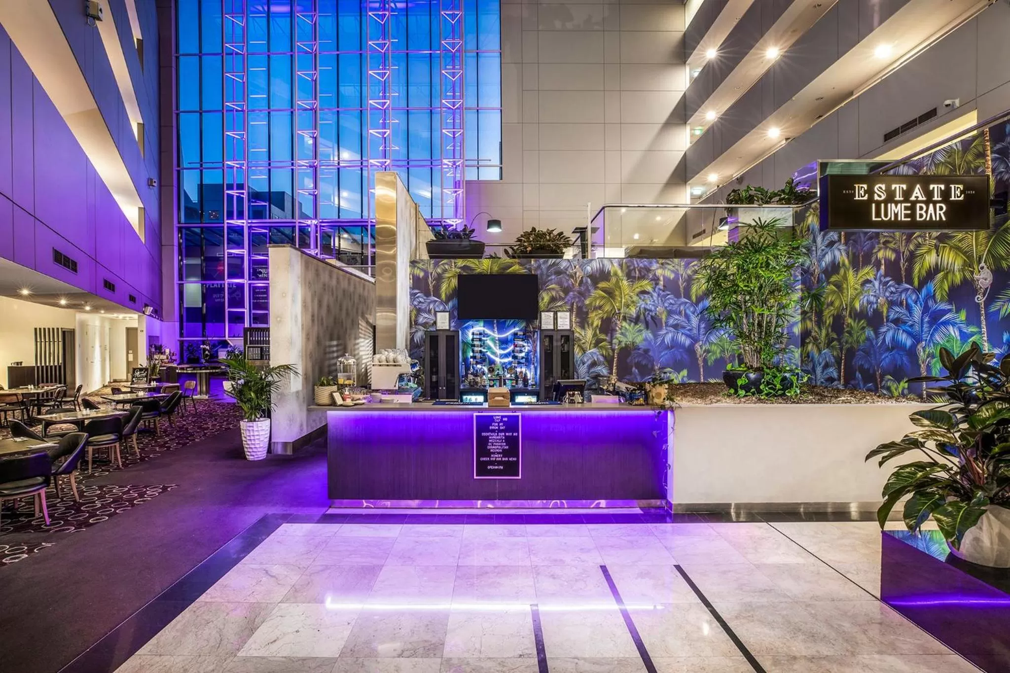 Meeting/conference room in Crowne Plaza Canberra by IHG