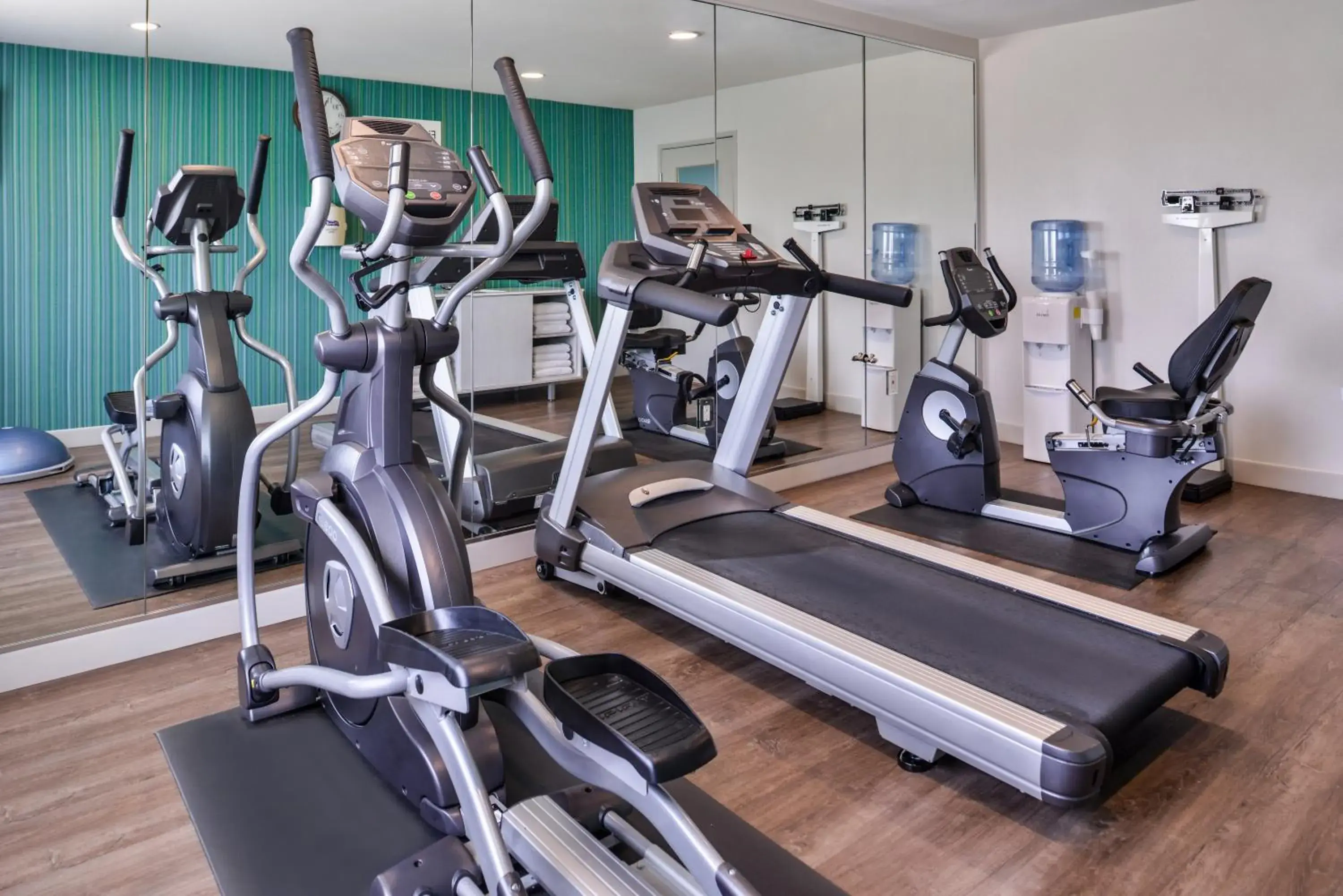 Fitness centre/facilities, Fitness Center/Facilities in Holiday Inn Express Hotel & Suites Elgin, an IHG Hotel