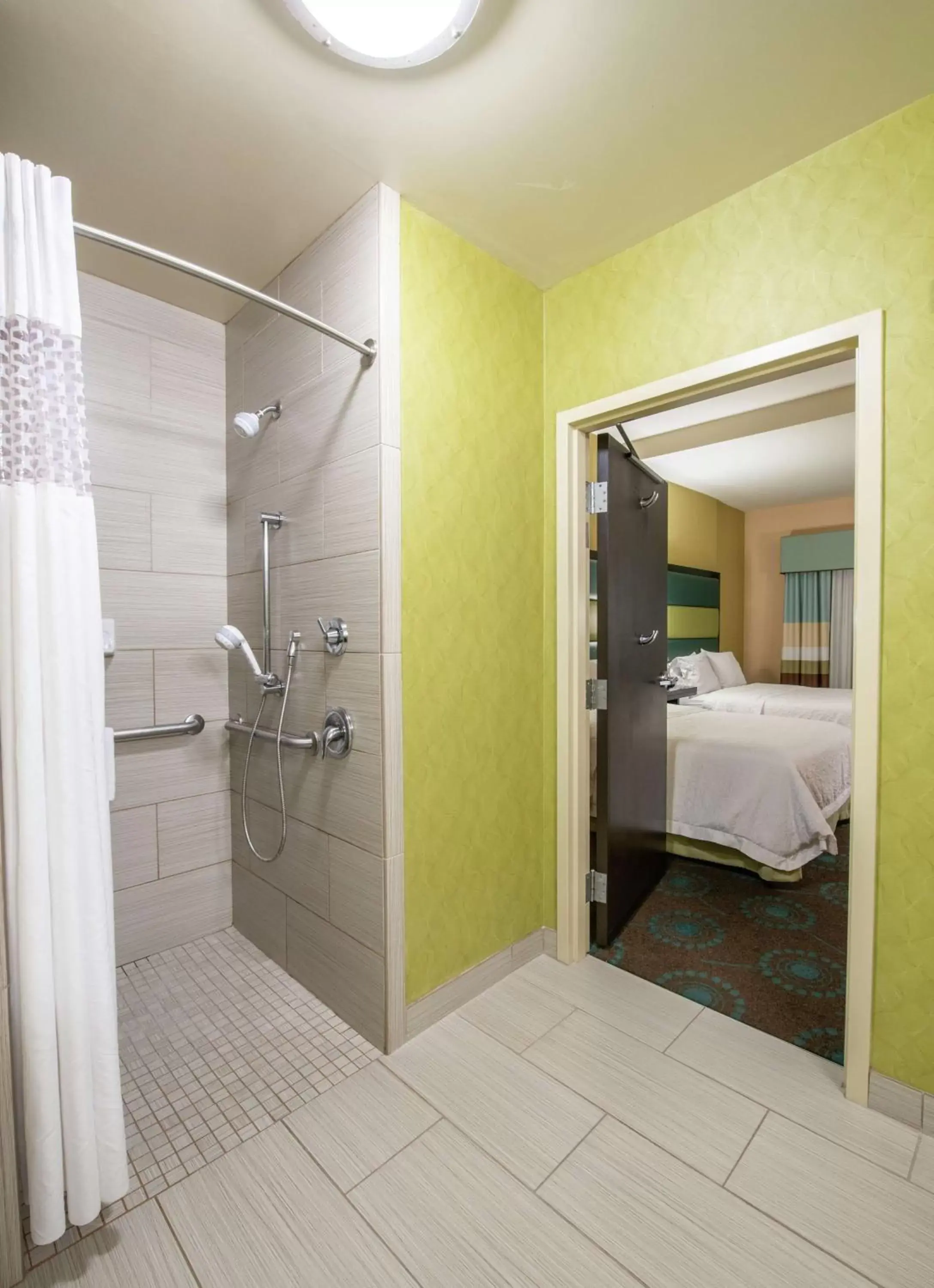 Bathroom in Hampton Inn & Suites Salt Lake City/Farmington