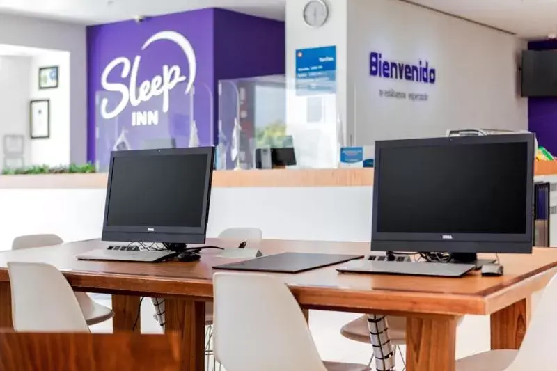 Business facilities, TV/Entertainment Center in Sleep Inn Leon Antares