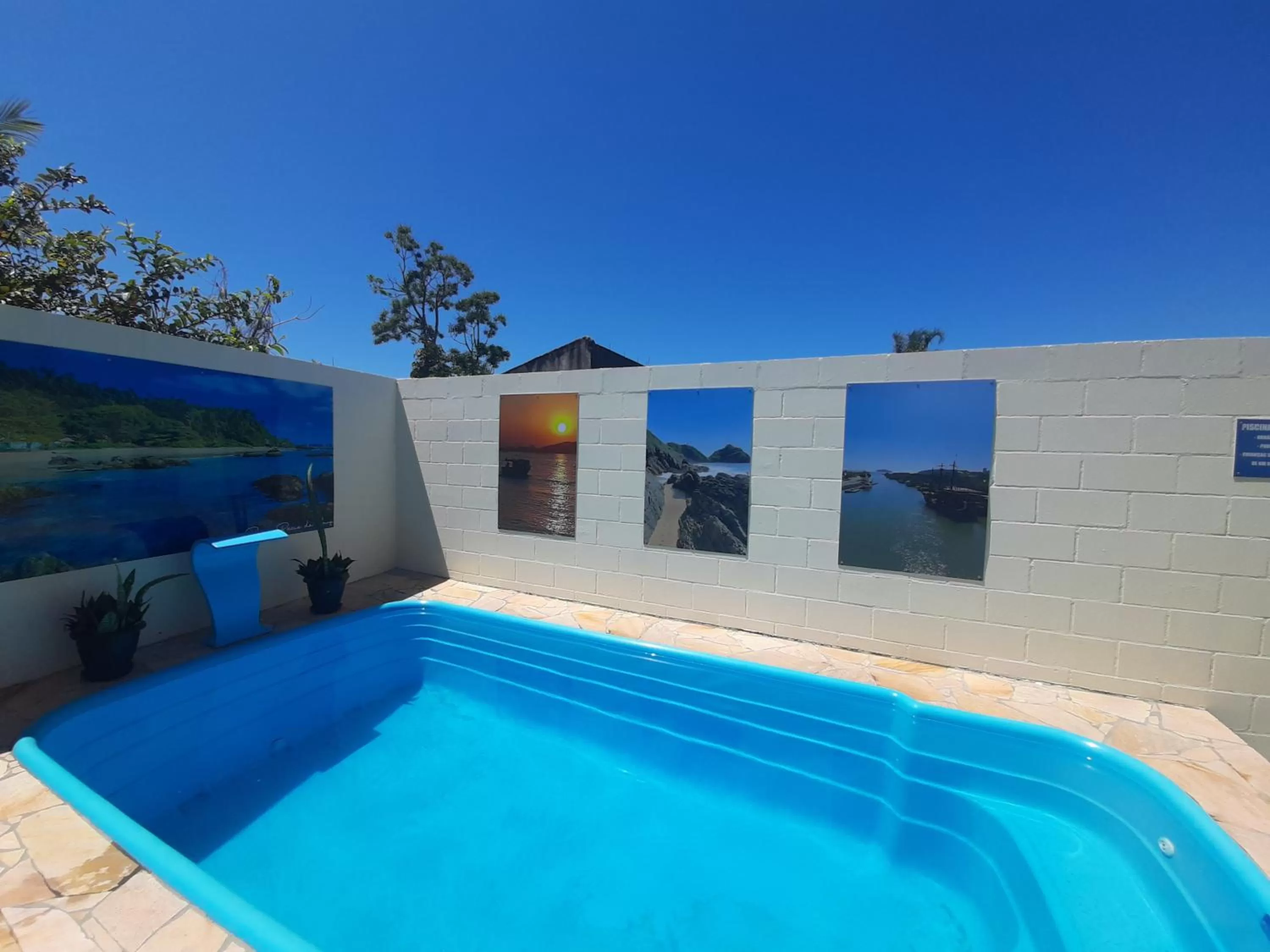 Swimming pool in PENHAFLAT, STUDIO COMPLÉTO, C GARAGEM , A 700 m do parque e 120 m da praia