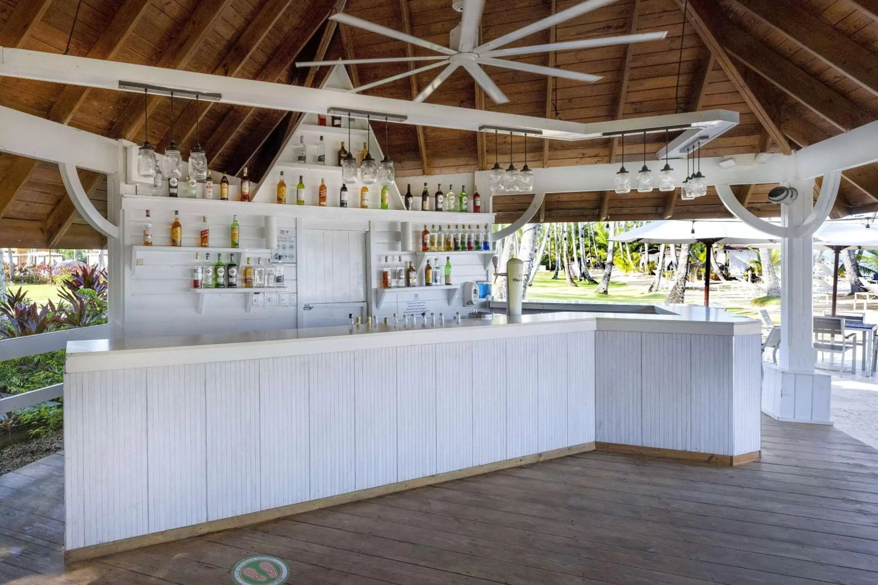 Lounge or bar in Viva V Samana by Wyndham, A Trademark Adults All Inclusive
