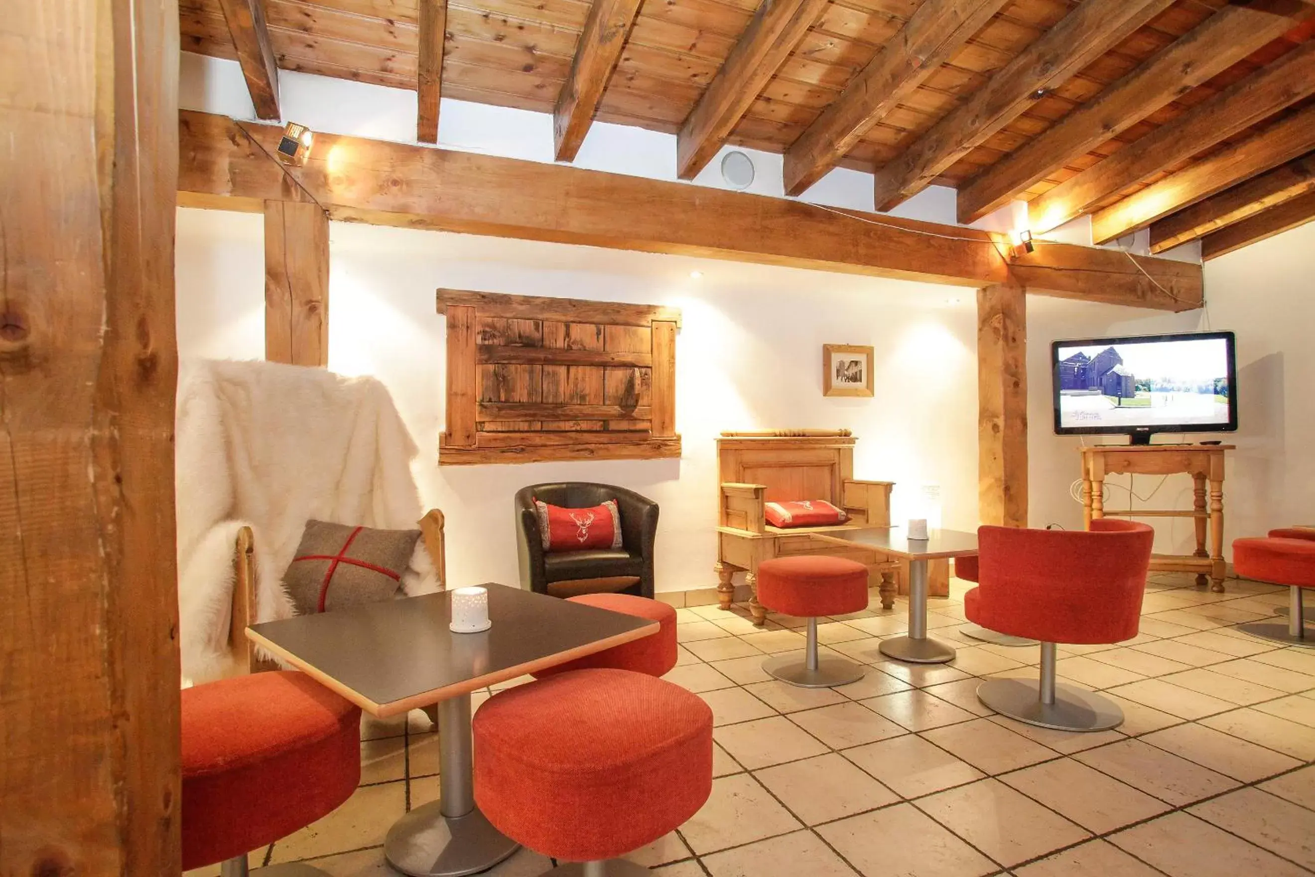 Lounge or bar, Seating Area in Odalys Chalet Alpina