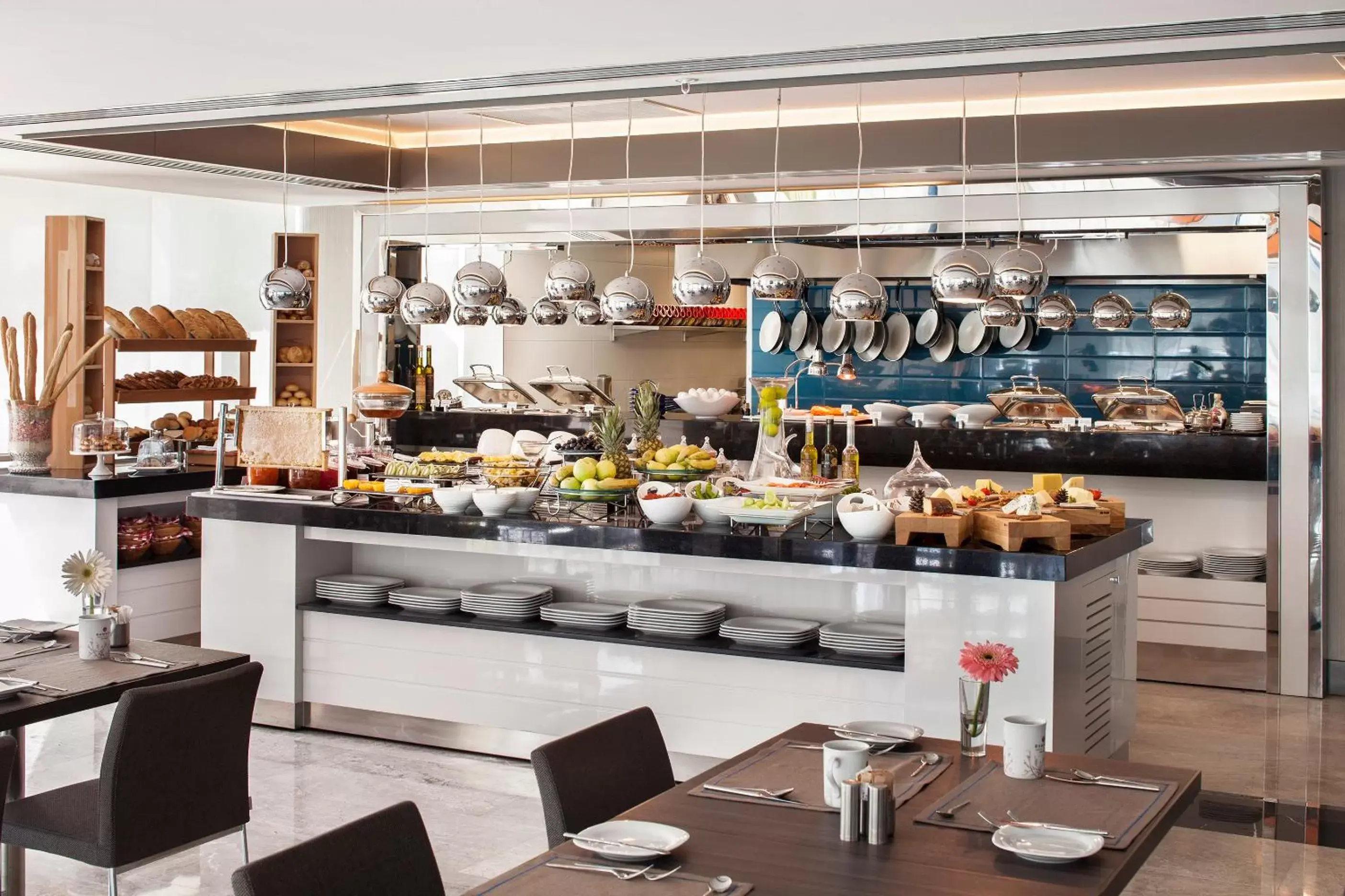 Restaurant/places to eat in Ramada Hotel & Suites by Wyndham Izmir Kemalpasa Restaurant/places to eat in Ramada Hotel & Suites by Wyndham Izmir Kemalpasa