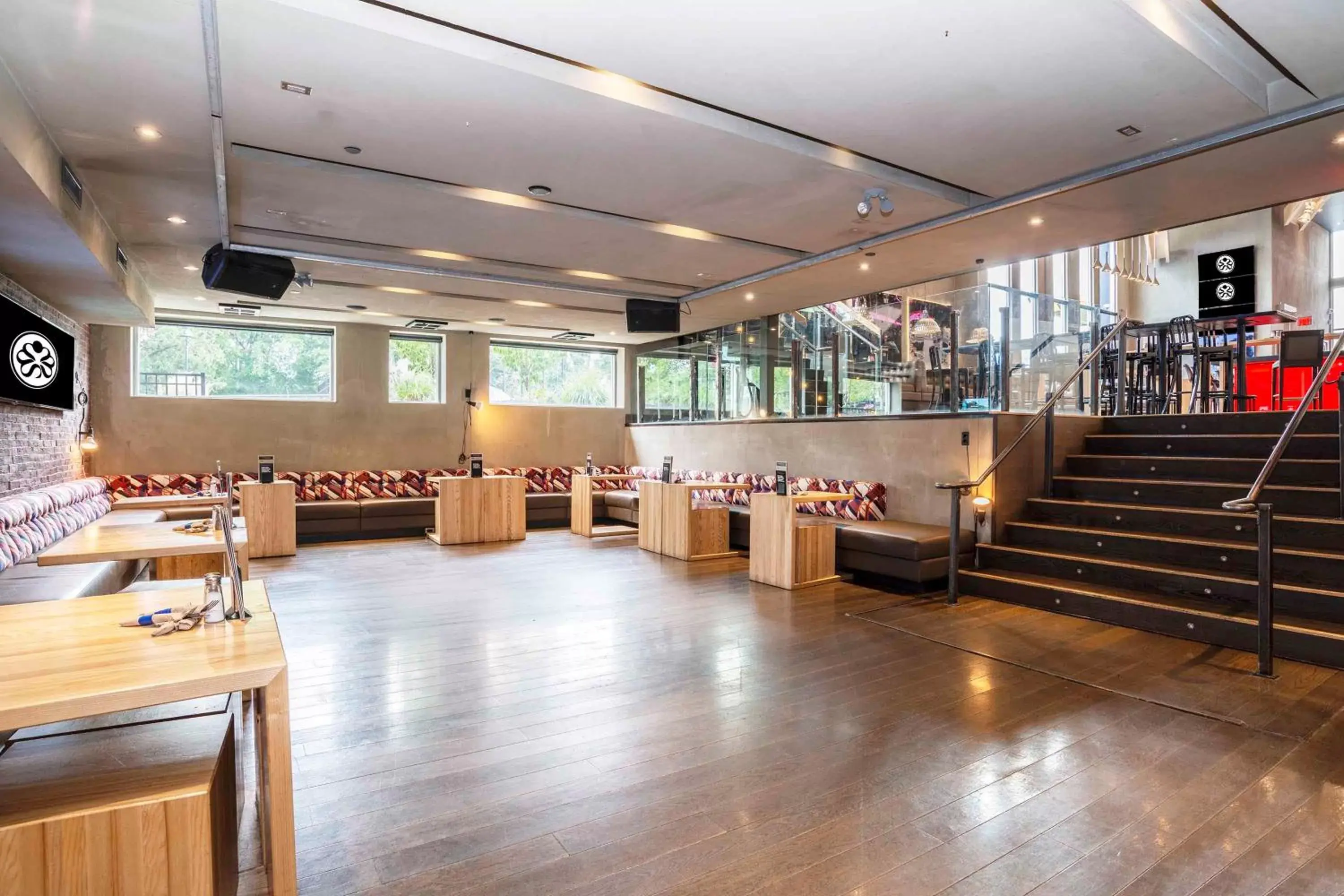 Lounge or bar in Sandman Signature Kamloops Hotel Lounge or bar in Sandman Signature Kamloops Hotel