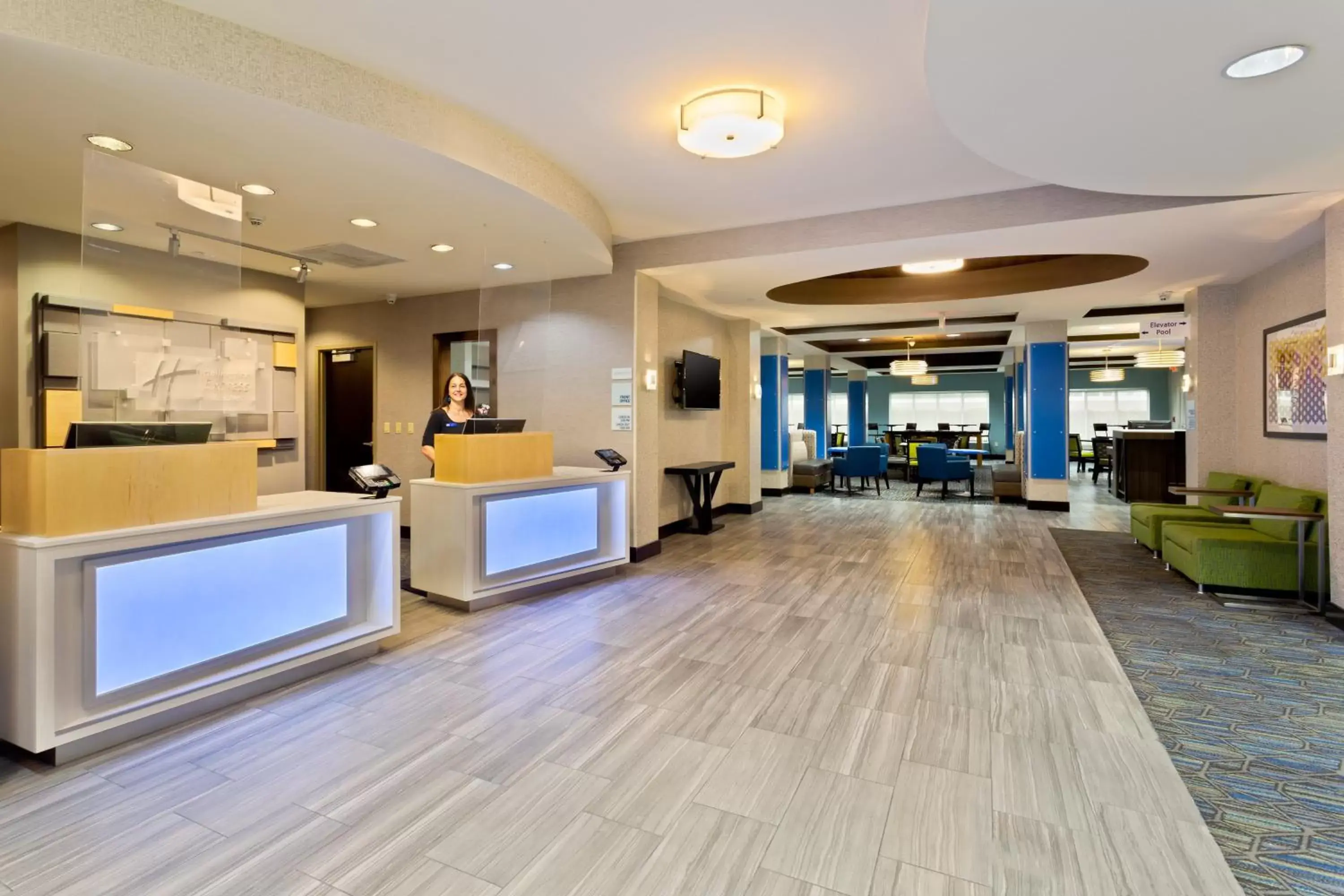 Property building in Holiday Inn Express Hotel & Suites Largo-Clearwater, an IHG Hotel