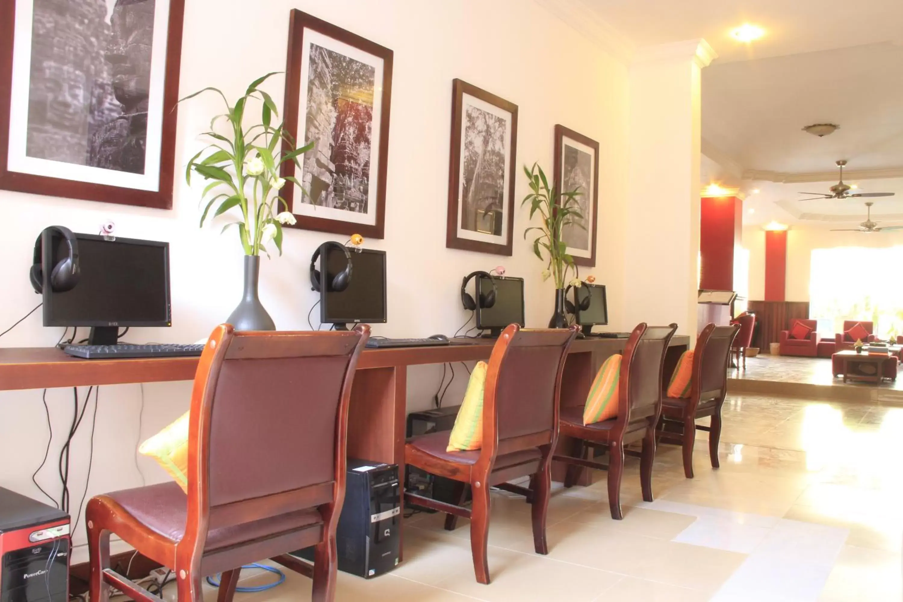 Business facilities, Dining Area in Mekong Angkor Palace Hotel