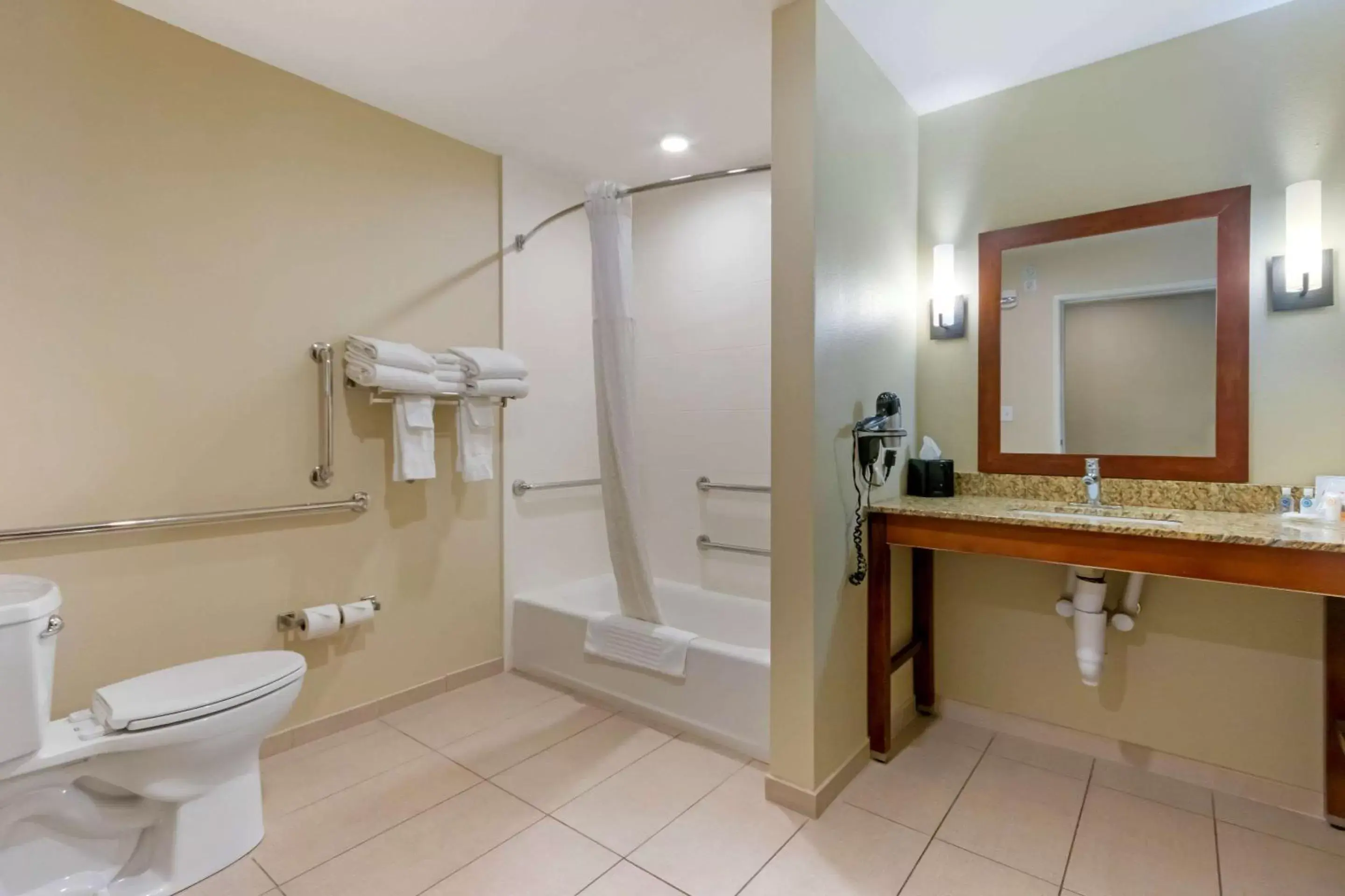 Bathroom in Comfort Suites Billings