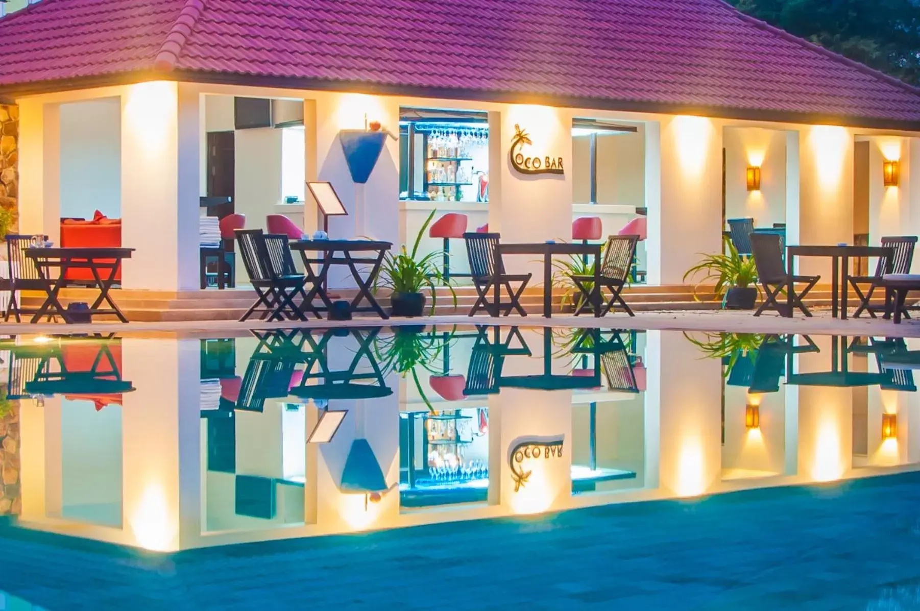 Lounge or bar, Swimming Pool in Lotus Blanc Hotel