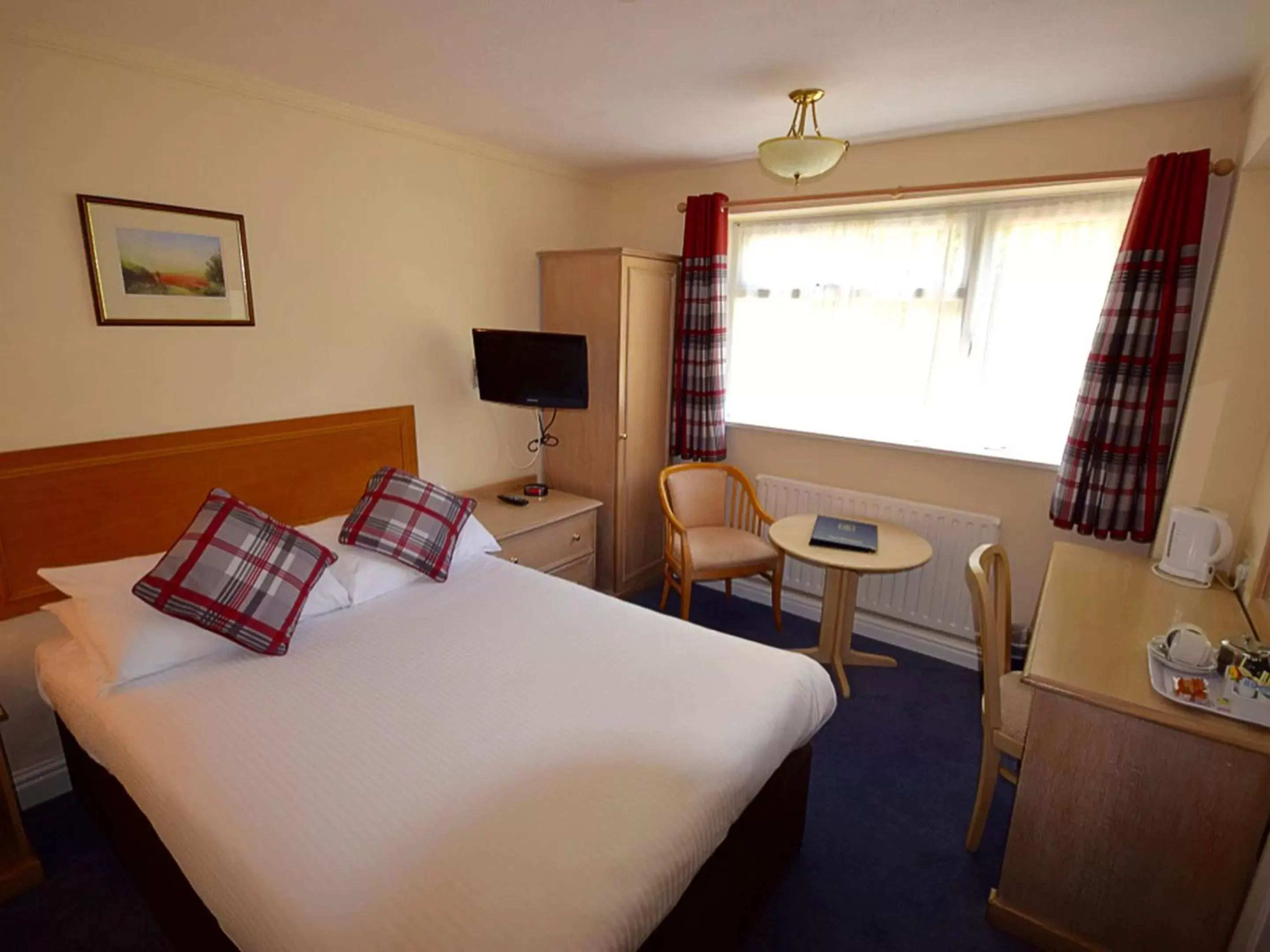 Bedroom, Bed in Penmere Manor Hotel