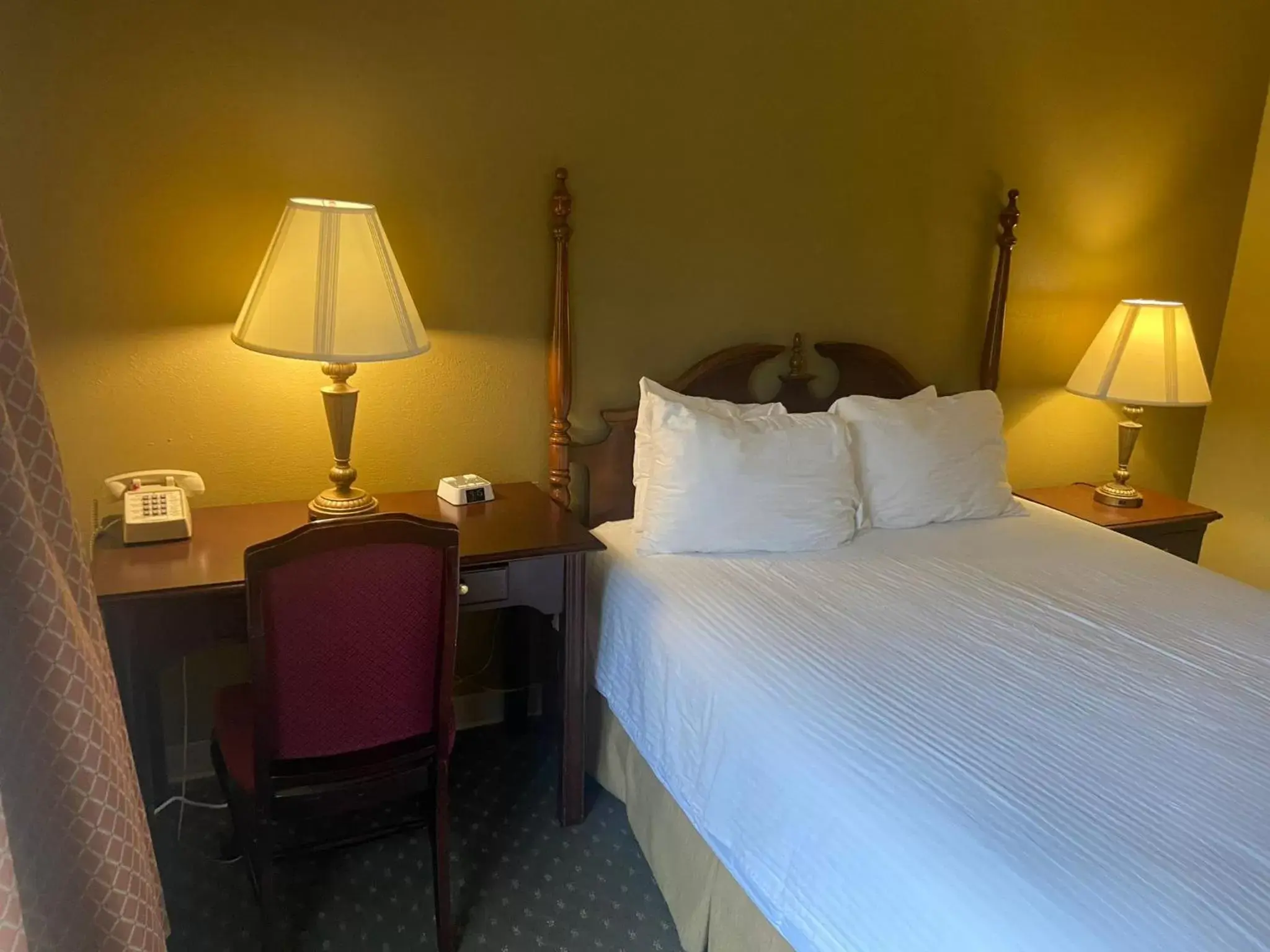 Bed in Brandywine River Hotel