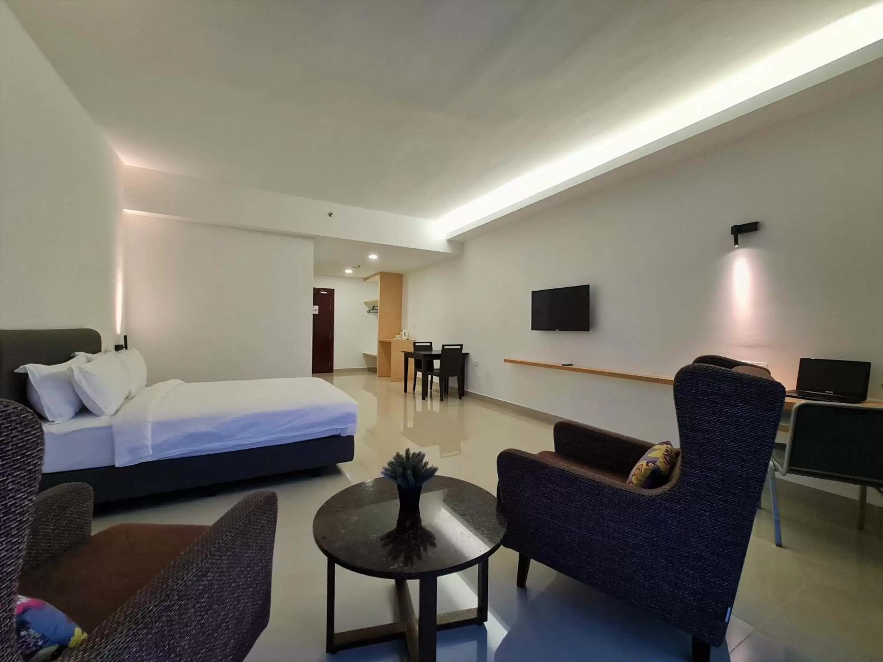Bedroom in Swan Garden Resort Hotel