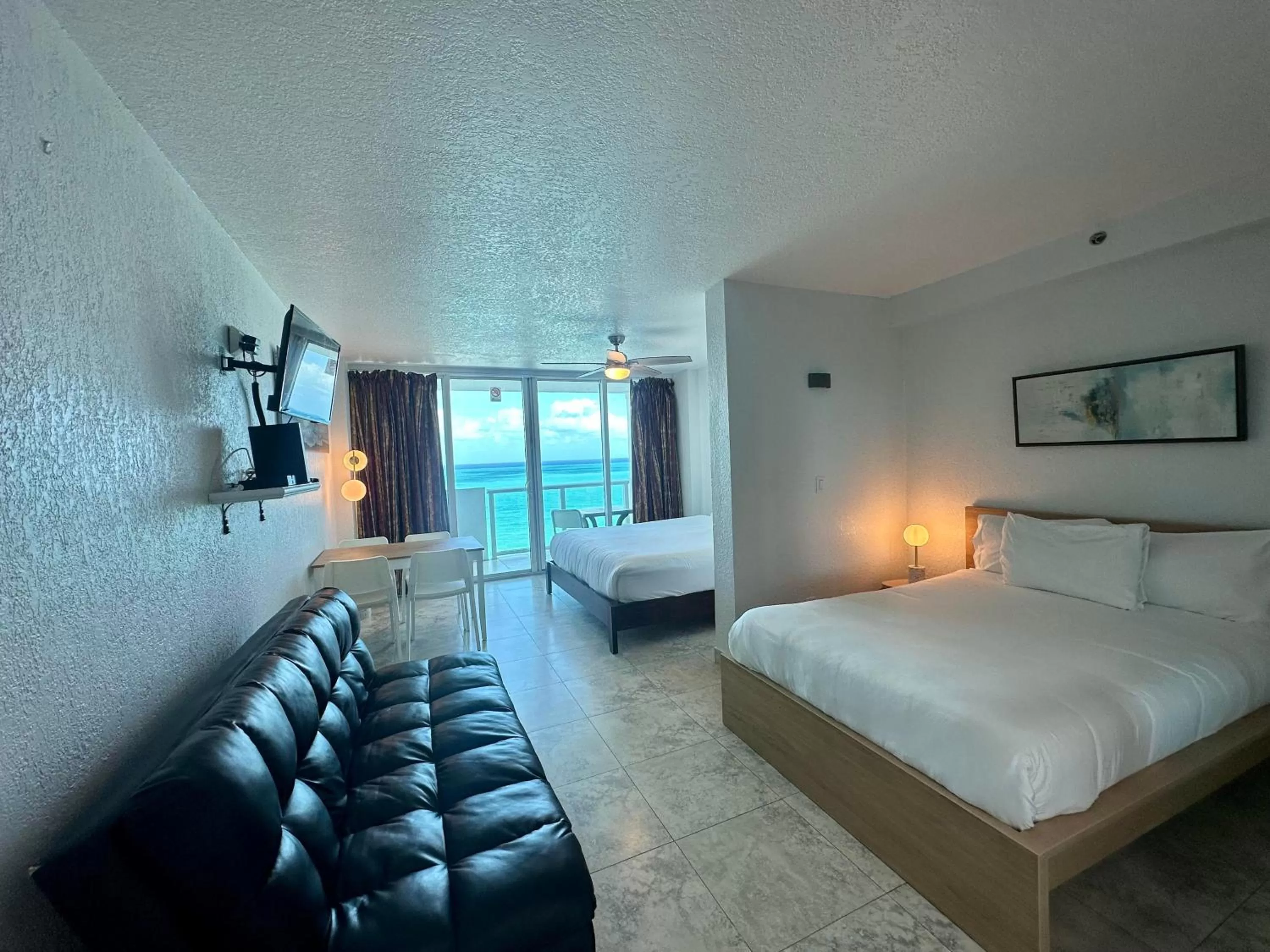 Apartment with Balcony in SeaStays Apartments