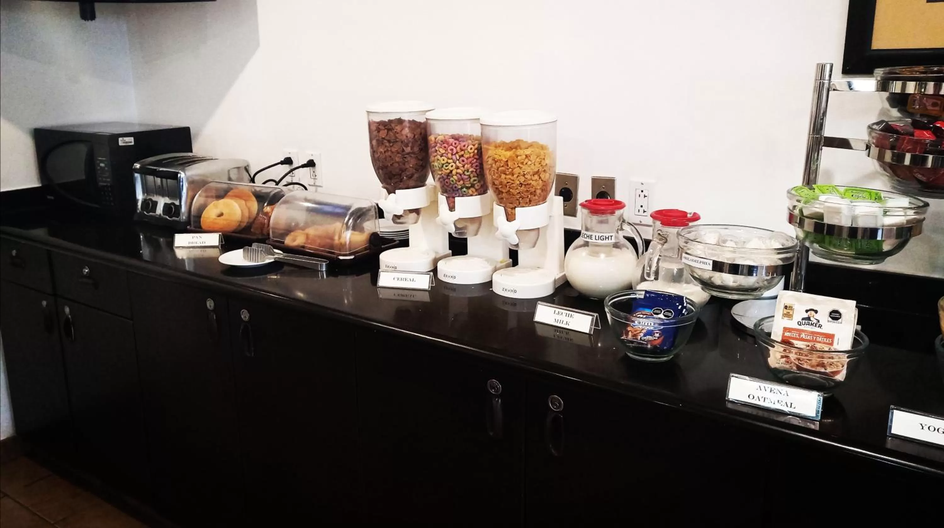 Food in Microtel Inn and Suites by Wyndham Toluca