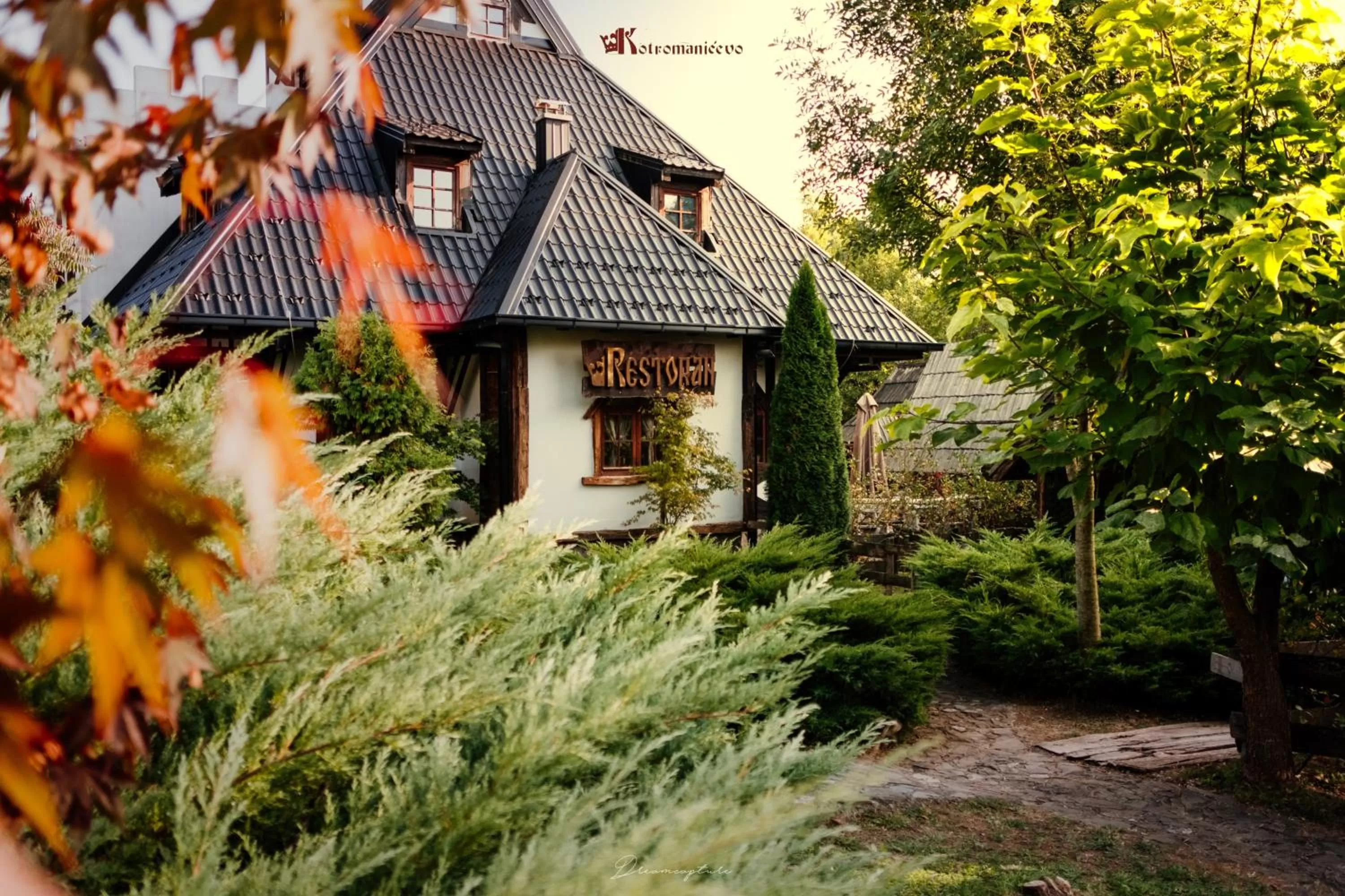Property building in Kraljevsko selo Kotromanićevo