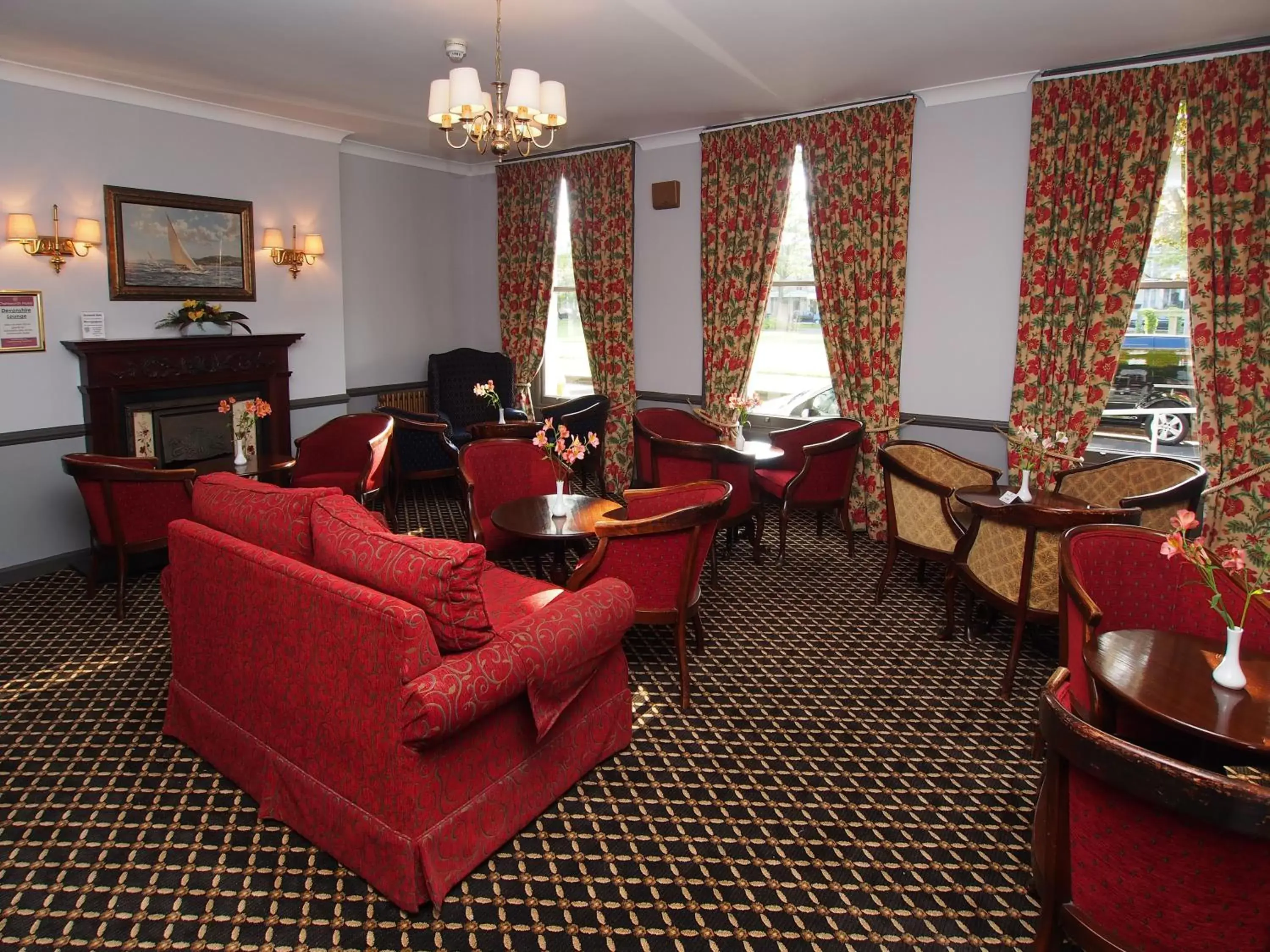 Lounge or bar, Seating Area in The Chatsworth Hotel