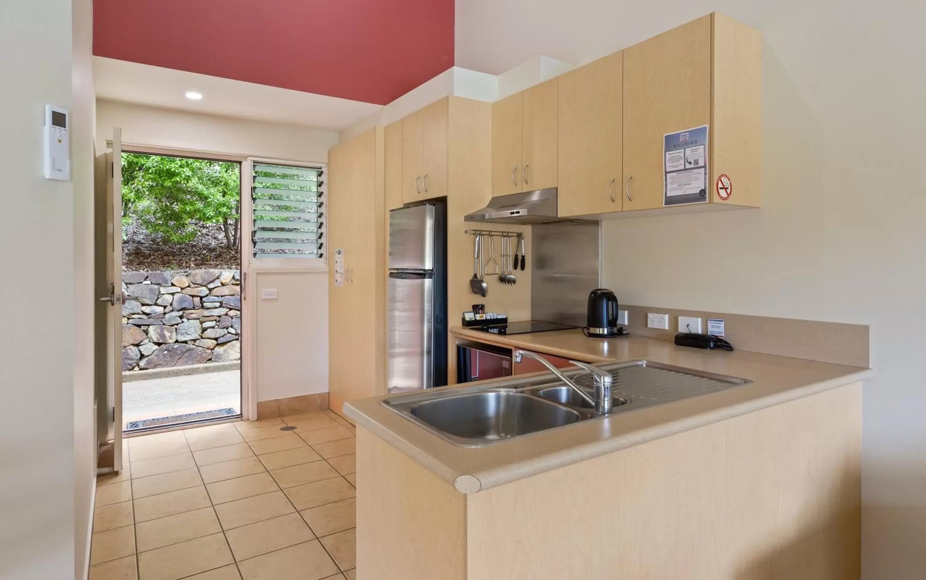 Kitchen/Kitchenette in Tathra Beach House Holiday Apartments