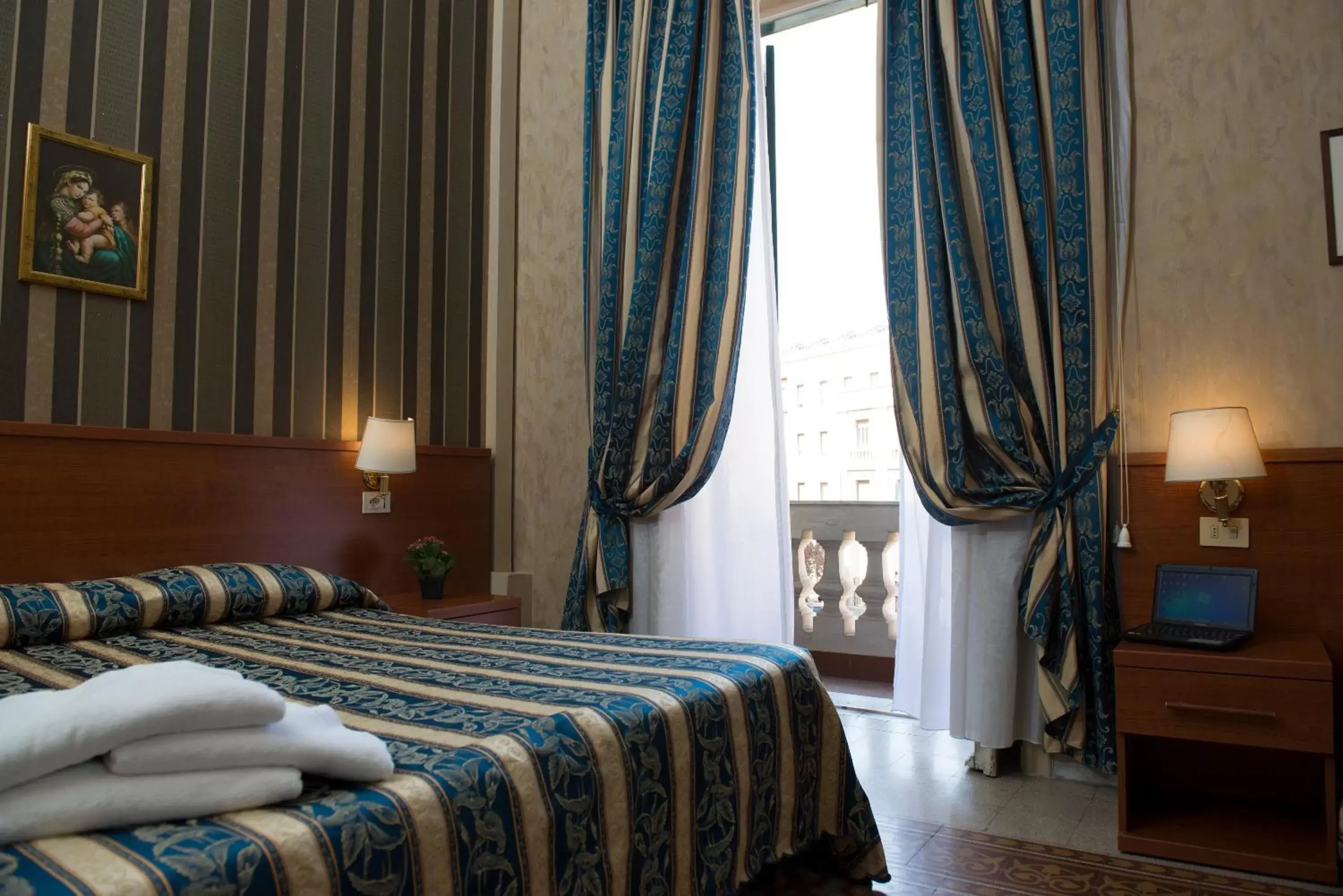 Decorative detail, Bed in Hotel Emmaus