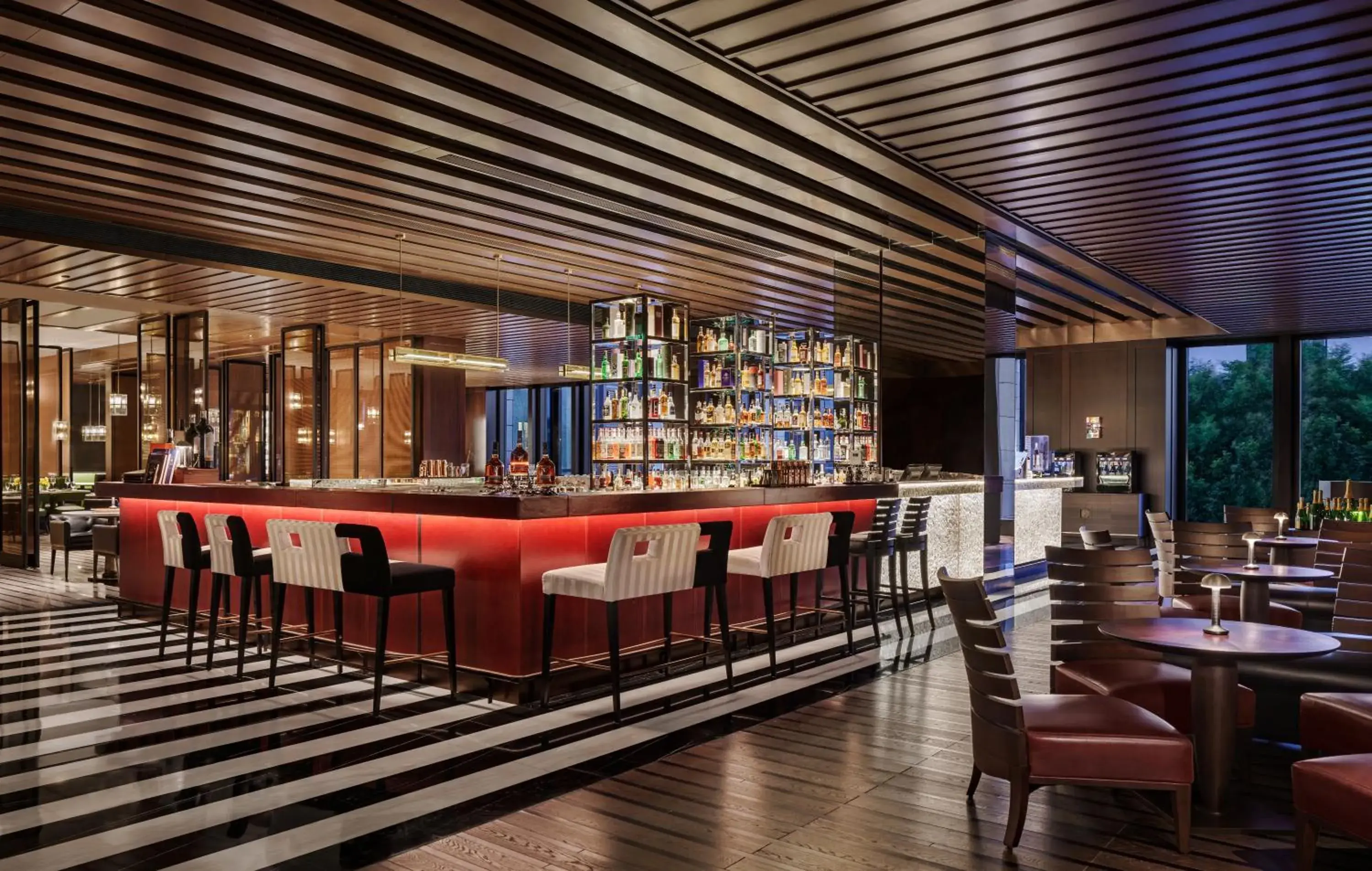 Restaurant/places to eat, Lounge/Bar in Fairmont Wuhan