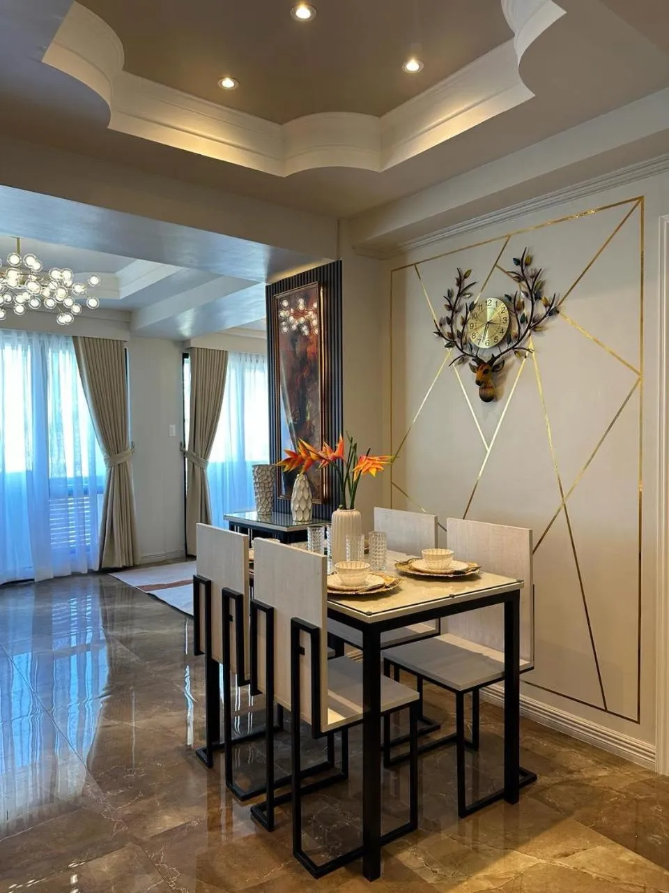 Dining Area in Mpt Suites
