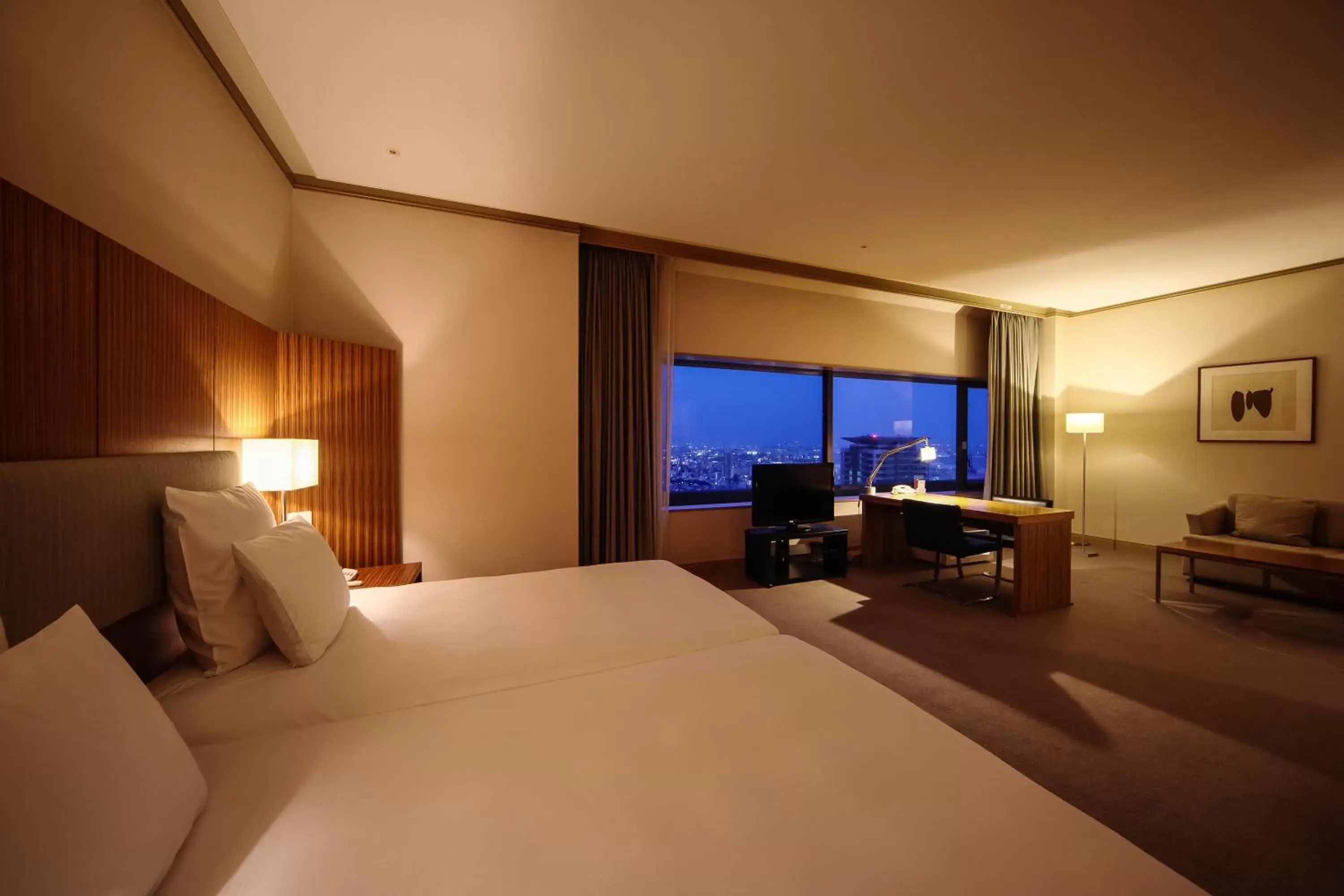 ANA Crowne Plaza Kobe, an IHG Hotel