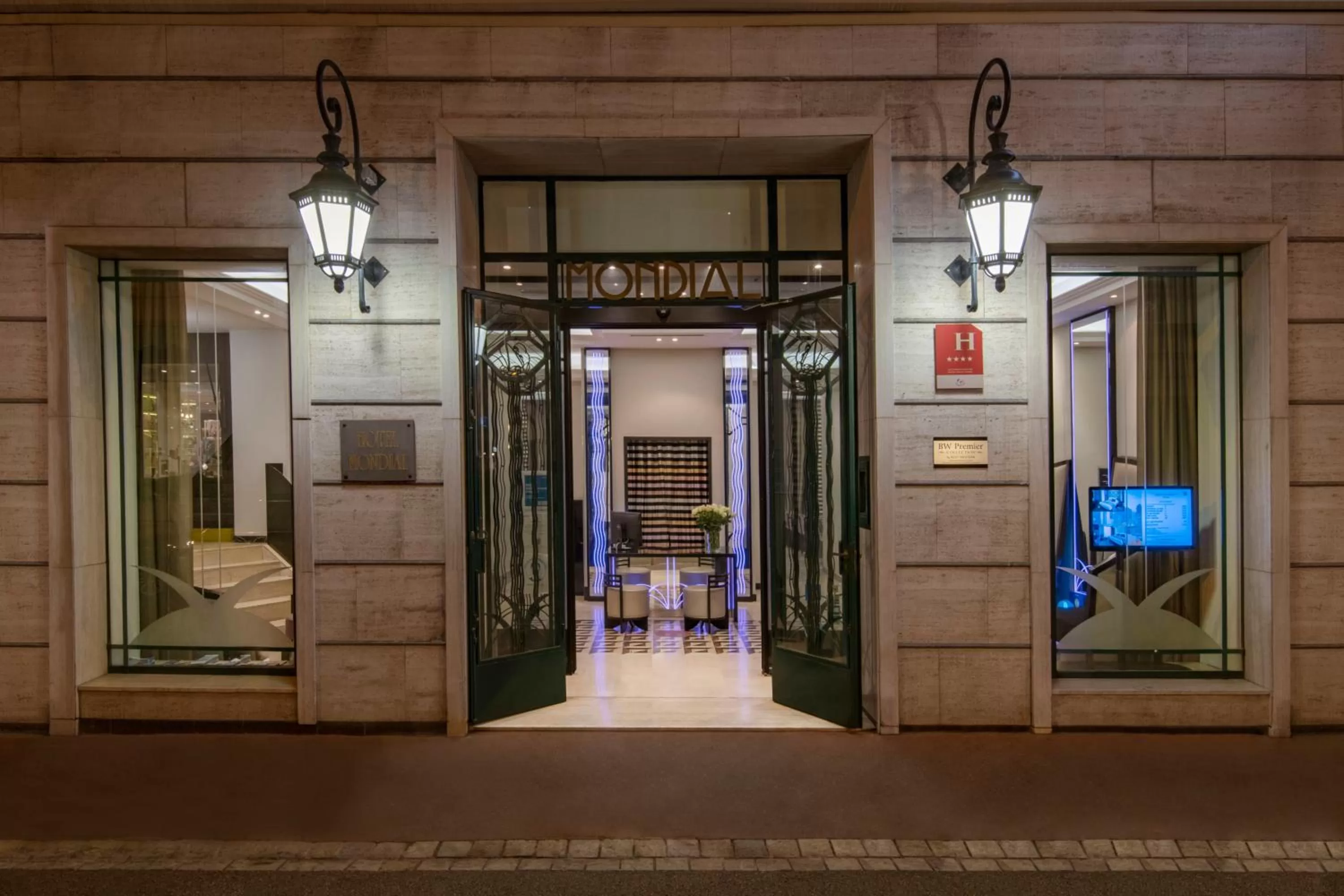 Facade/entrance in BW Premier Collection Mondial