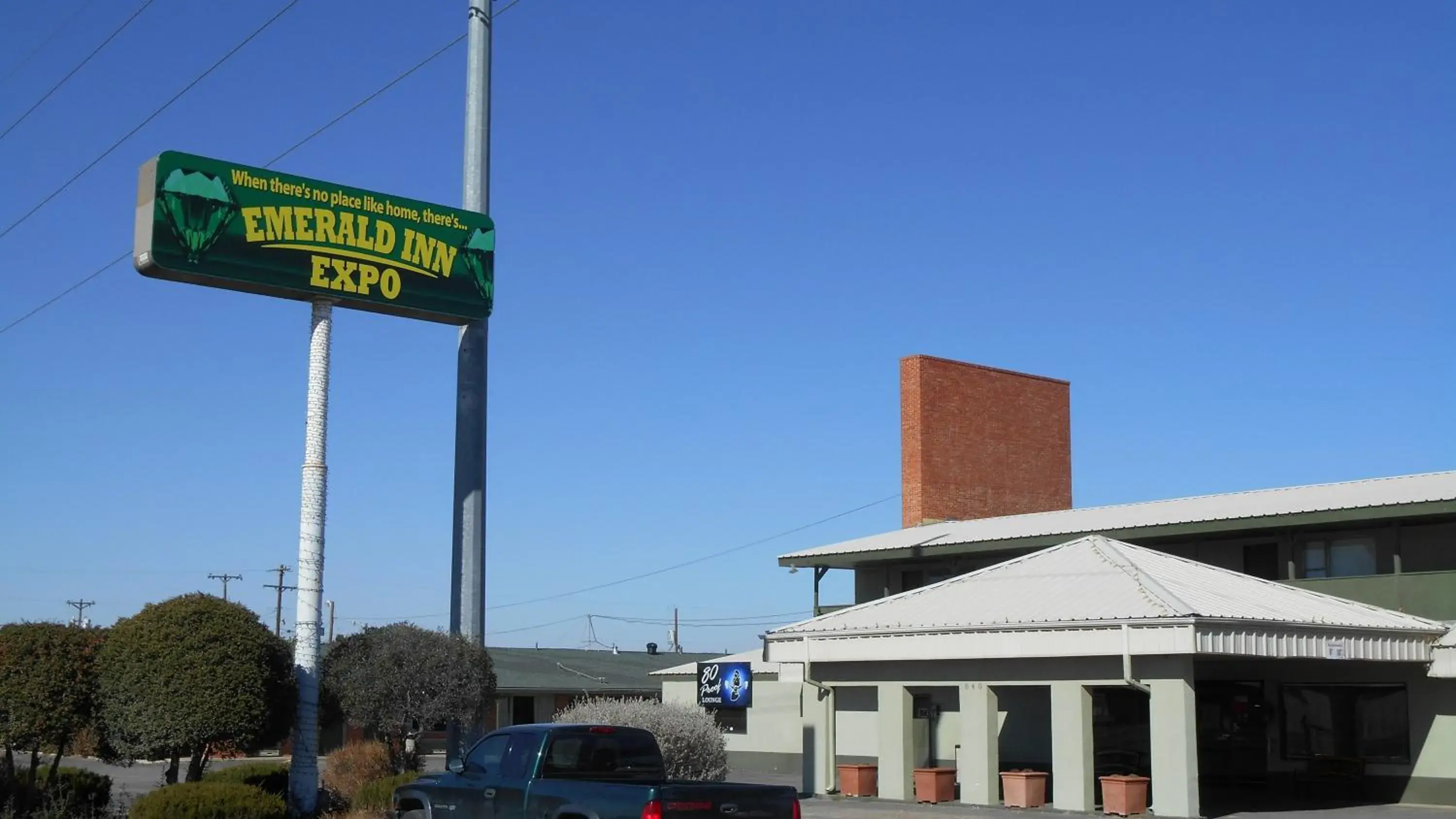 Facade/entrance, Property Building in Econo Lodge Inn & Suites