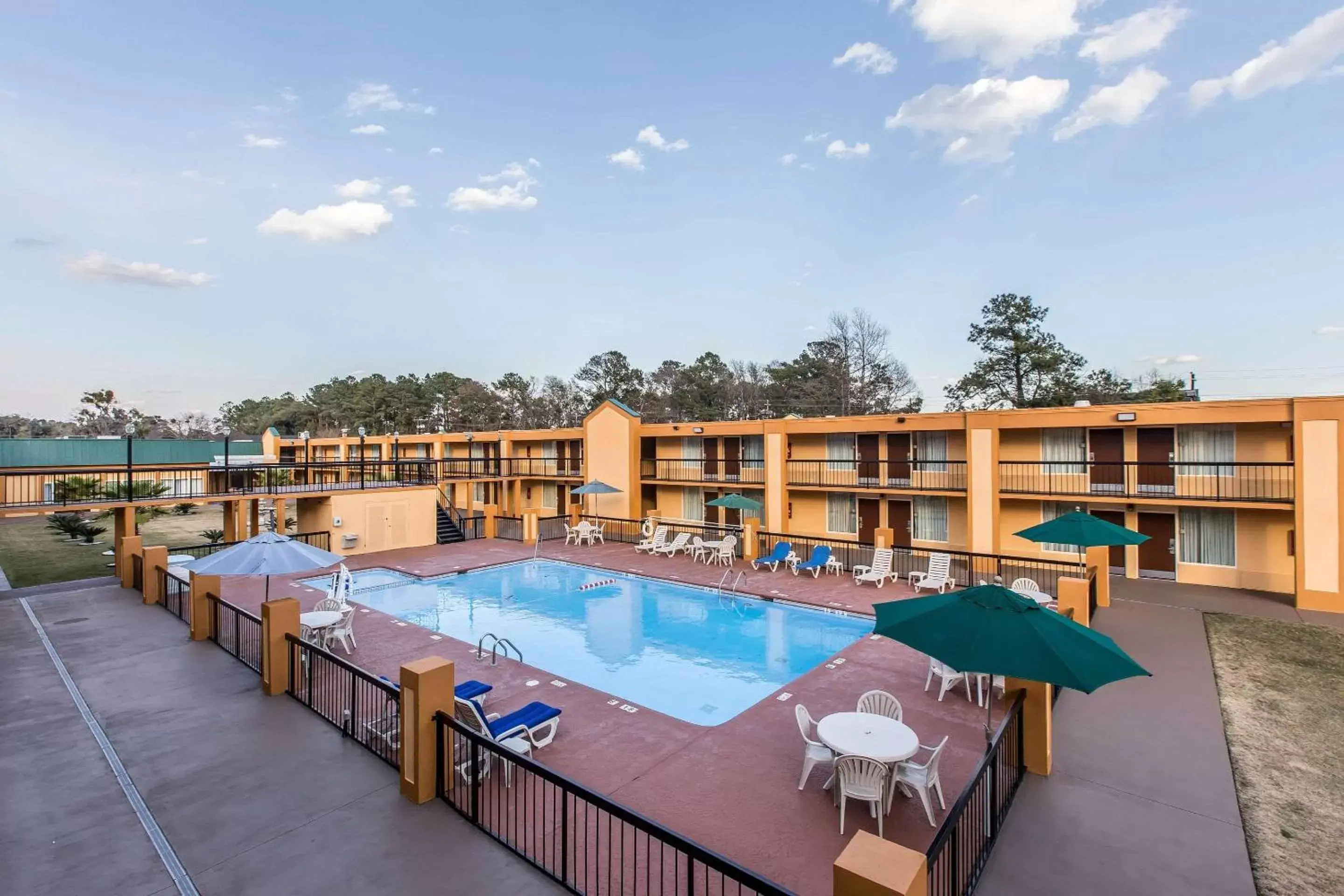 On site, Pool View in Quality Inn Midtown Savannah