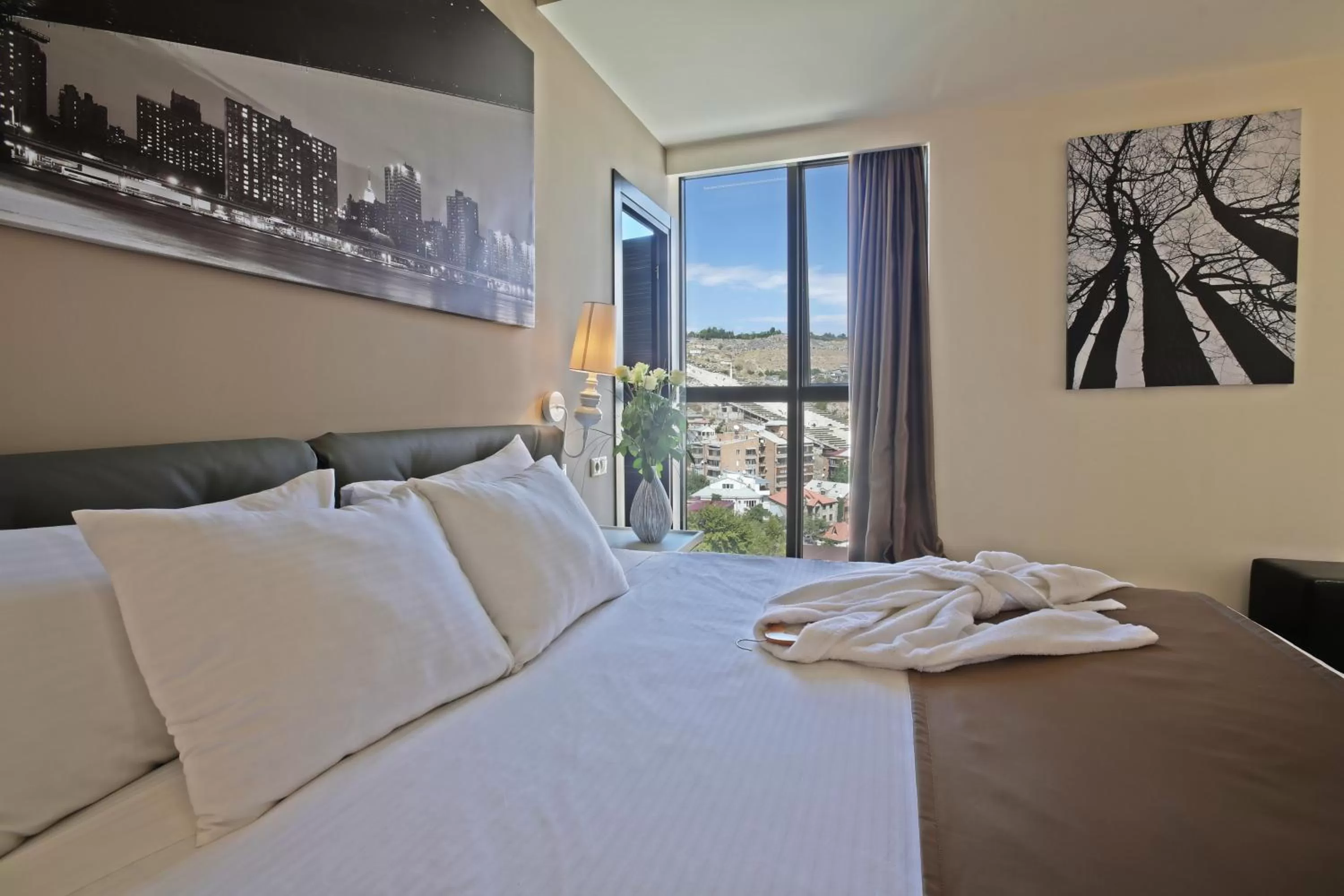 Bedroom, Bed in Opera Suite Hotel