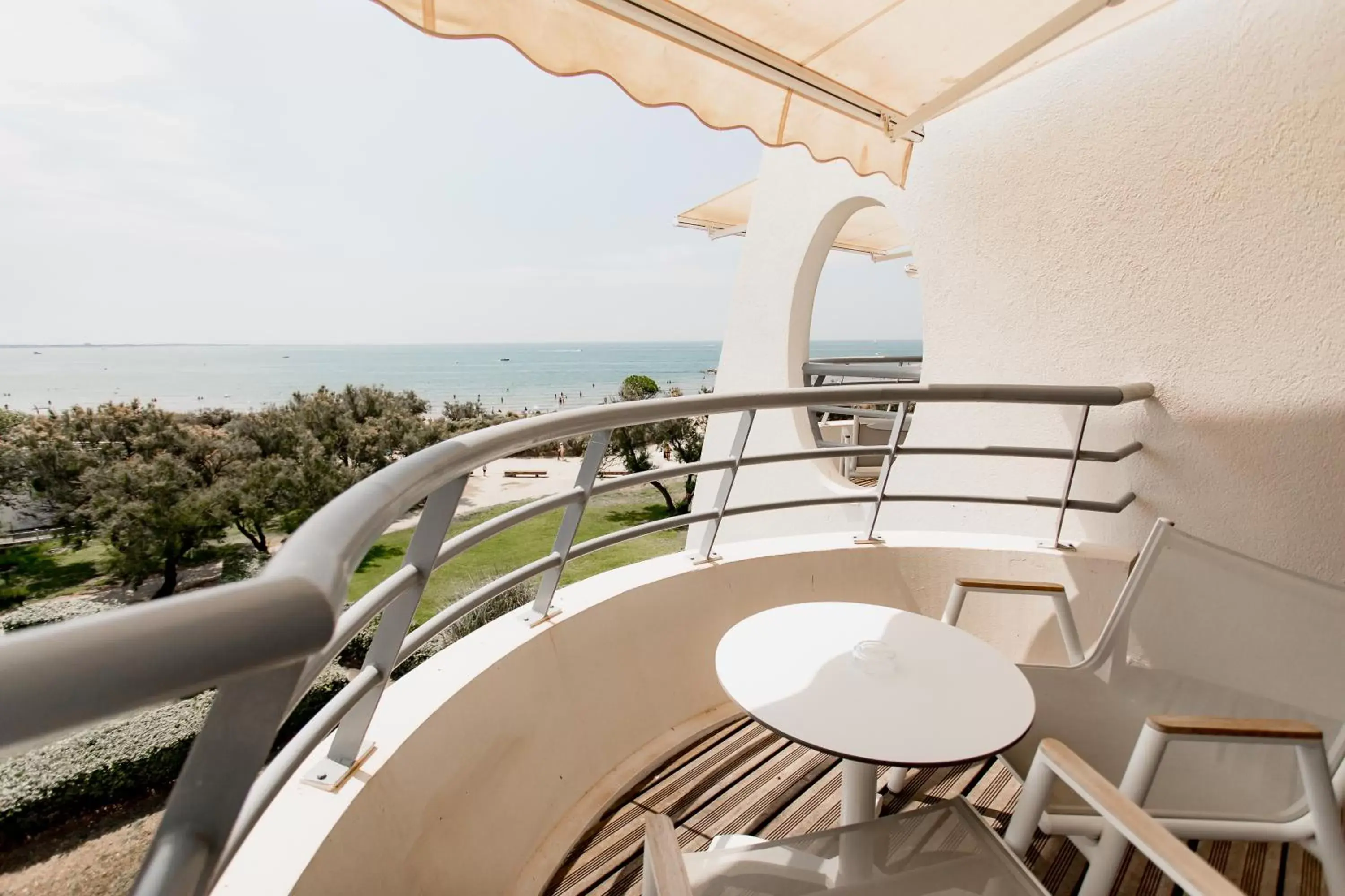 Balcony/Terrace in Hôtel Les Corallines – Thalasso & Spa