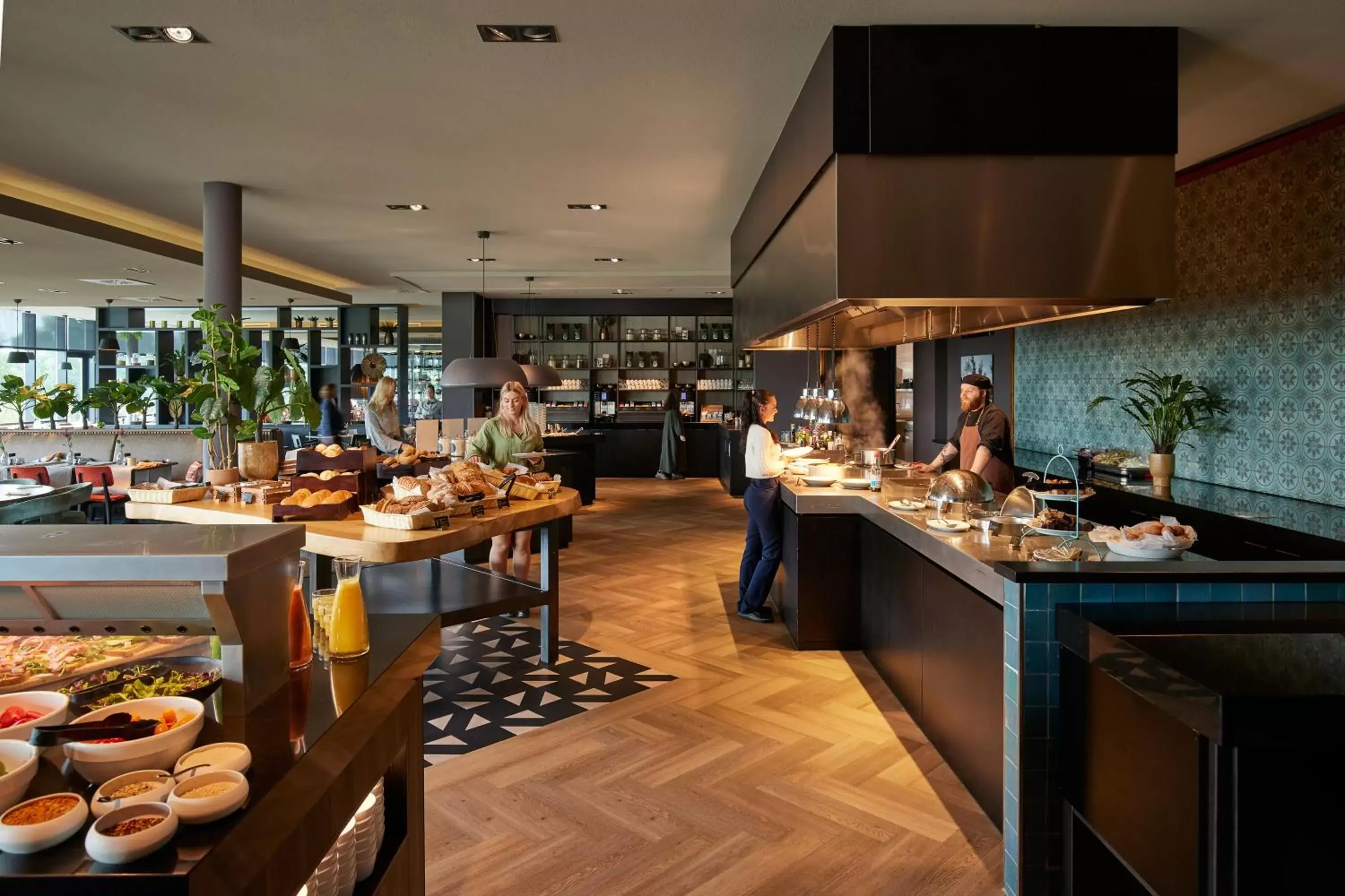 Breakfast, Restaurant/Places to Eat in Van der Valk hotel Veenendaal