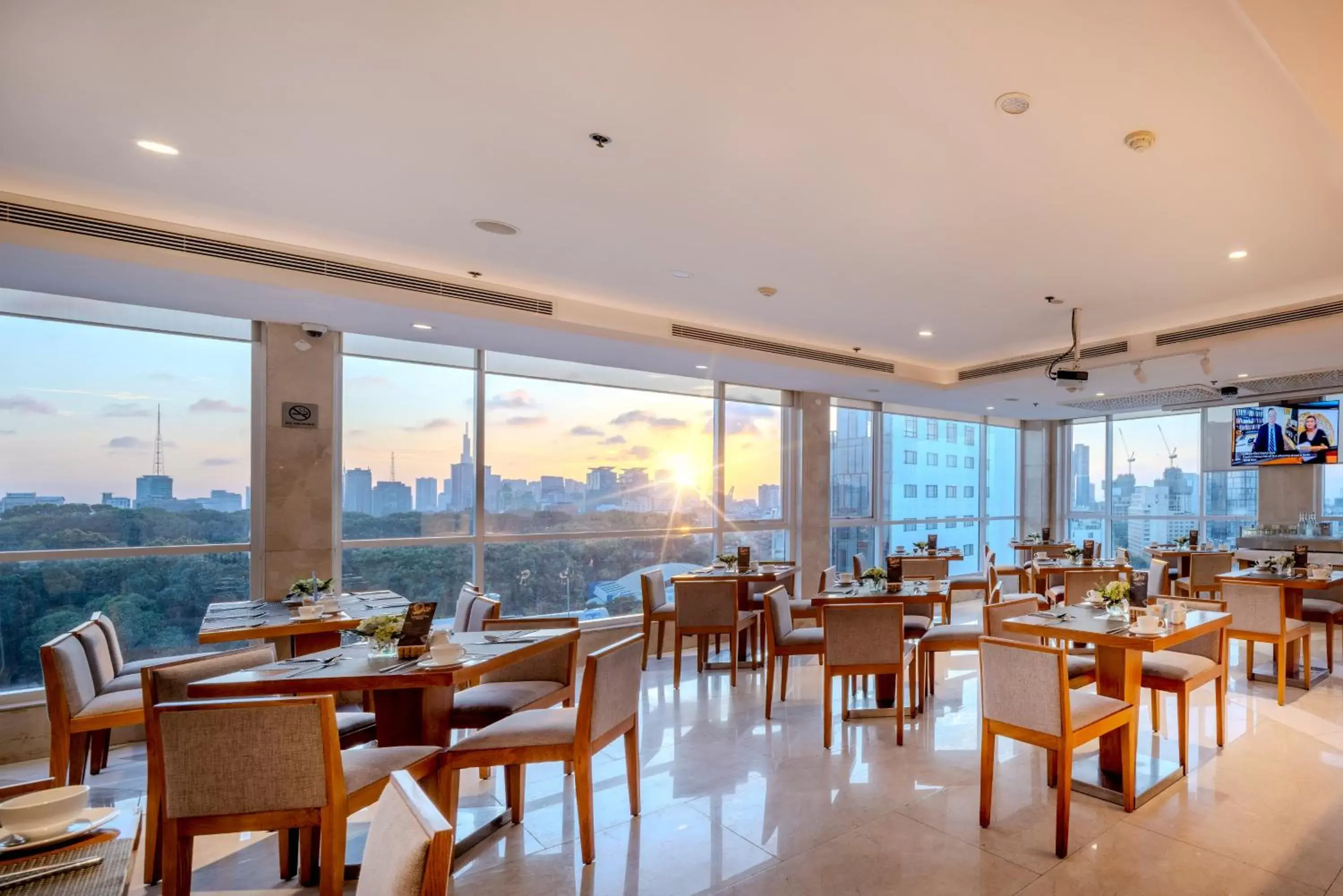 Breakfast, Restaurant/Places to Eat in Harmony Saigon Hotel & Spa