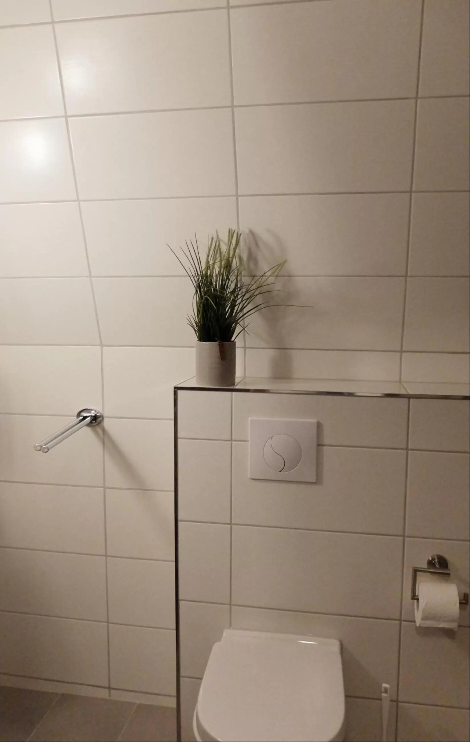 Toilet in Hotel Calenberger Hof