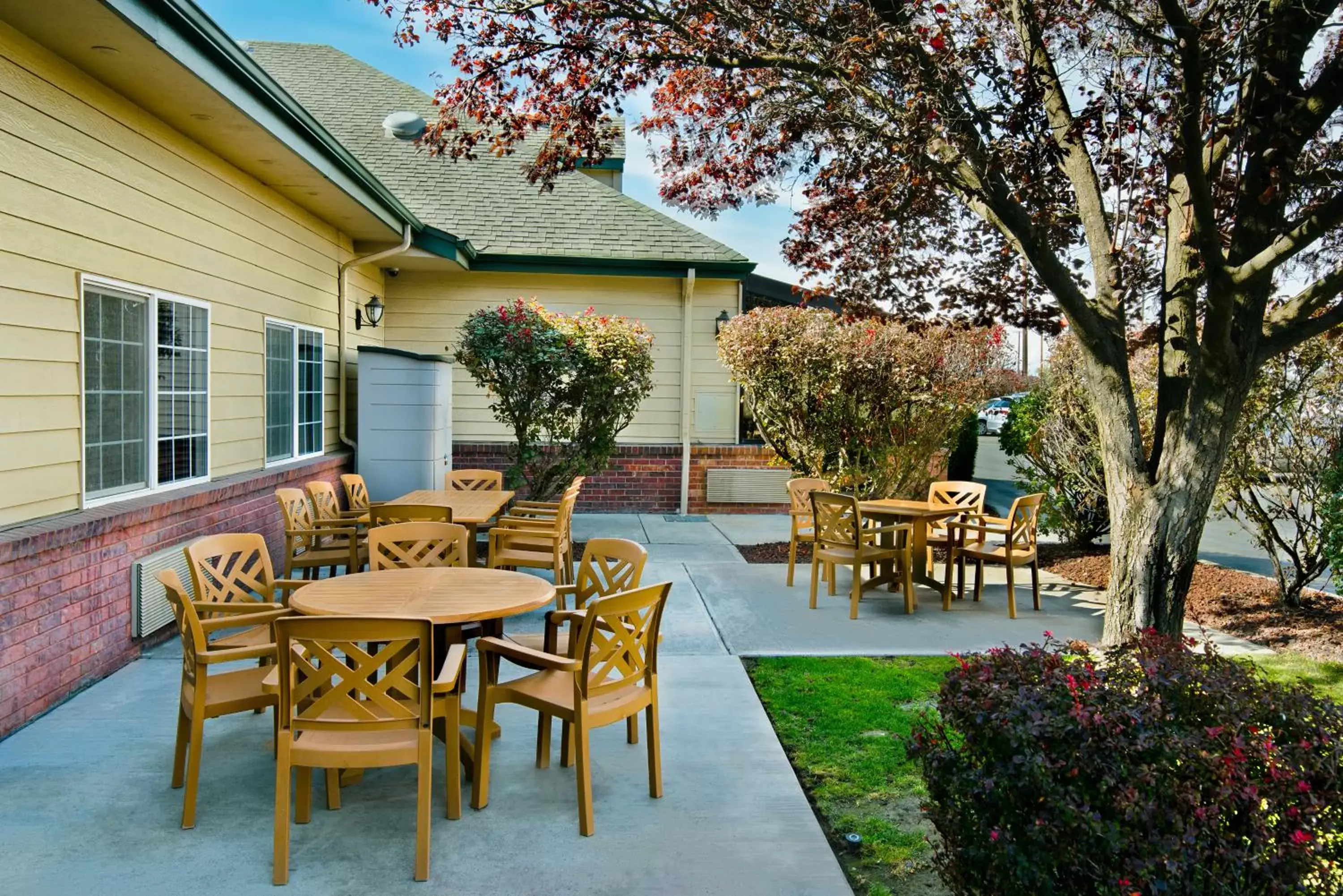 Patio, Restaurant/Places to Eat in Oxford Suites Hermiston