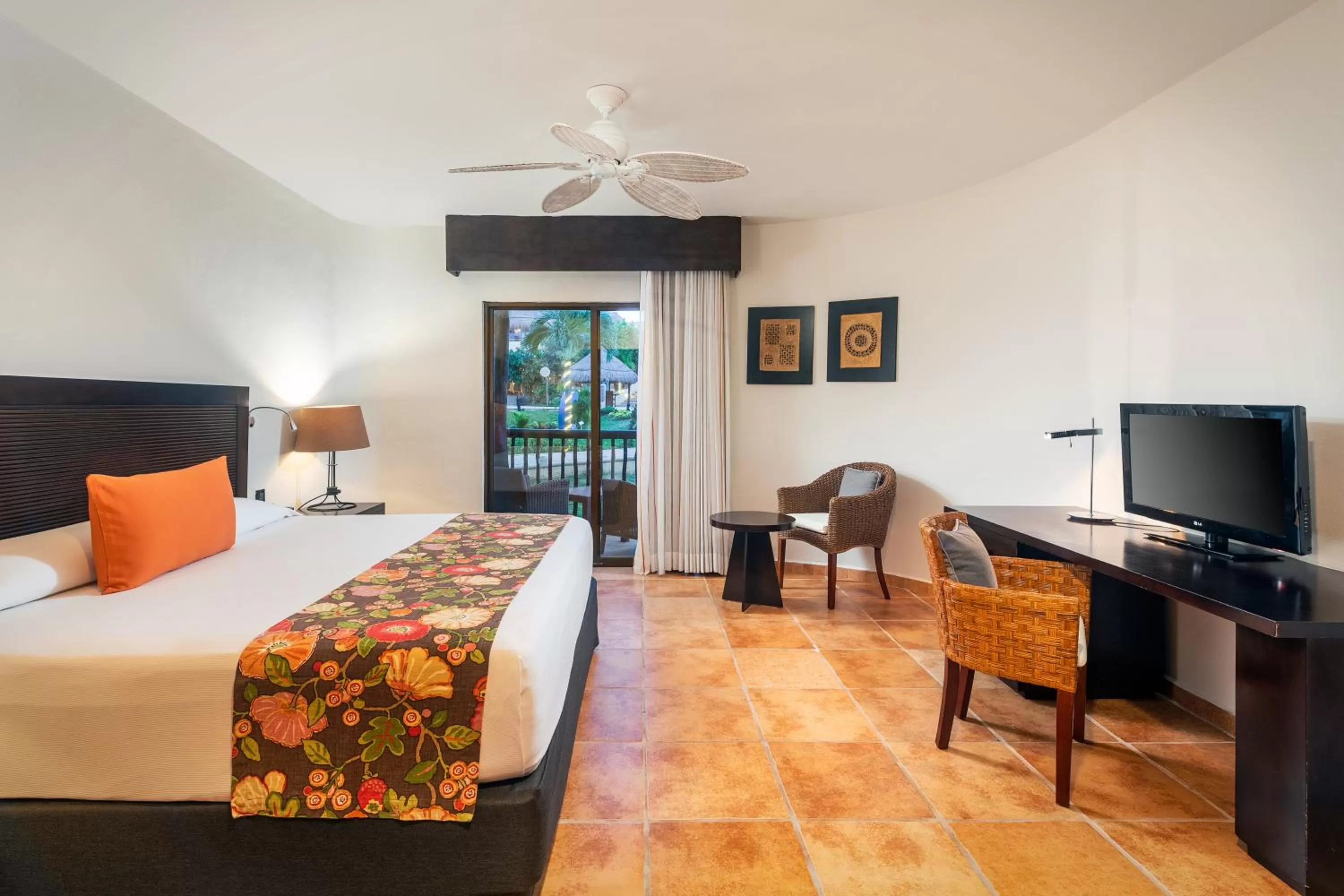 Bedroom, Bed in Catalonia Riviera Maya Resort & Spa- All Inclusive