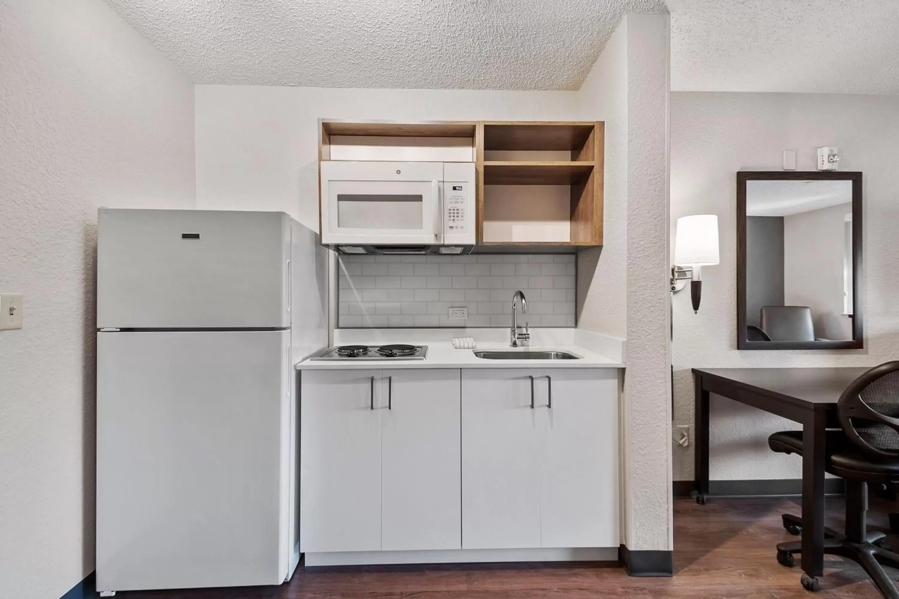 kitchen, Kitchen/Kitchenette in Extended Stay America Premier Suites - Miami - Downtown Brickell - Cruise Port