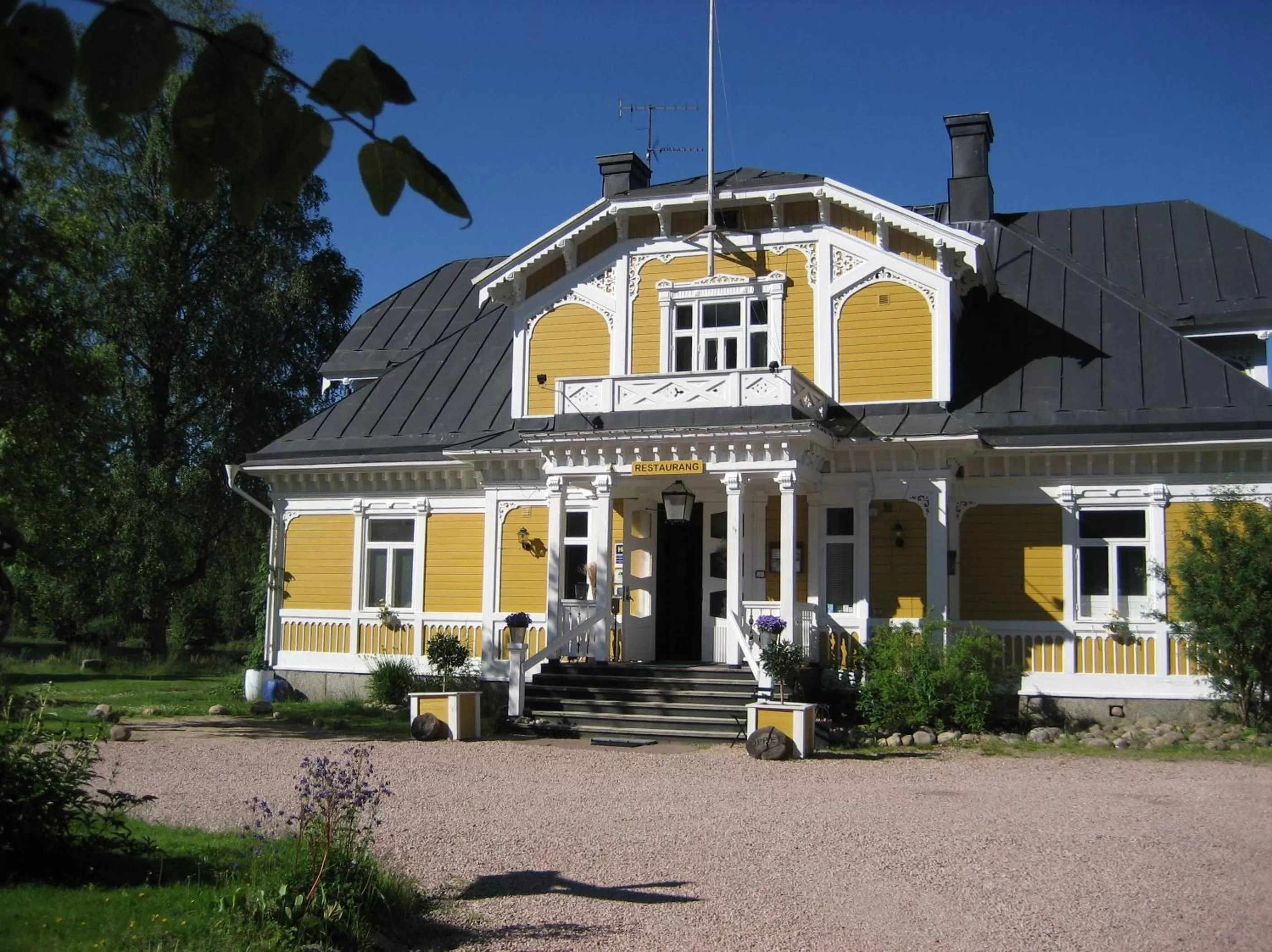 Facade/entrance, Property Building in Värdshuset Lugnet