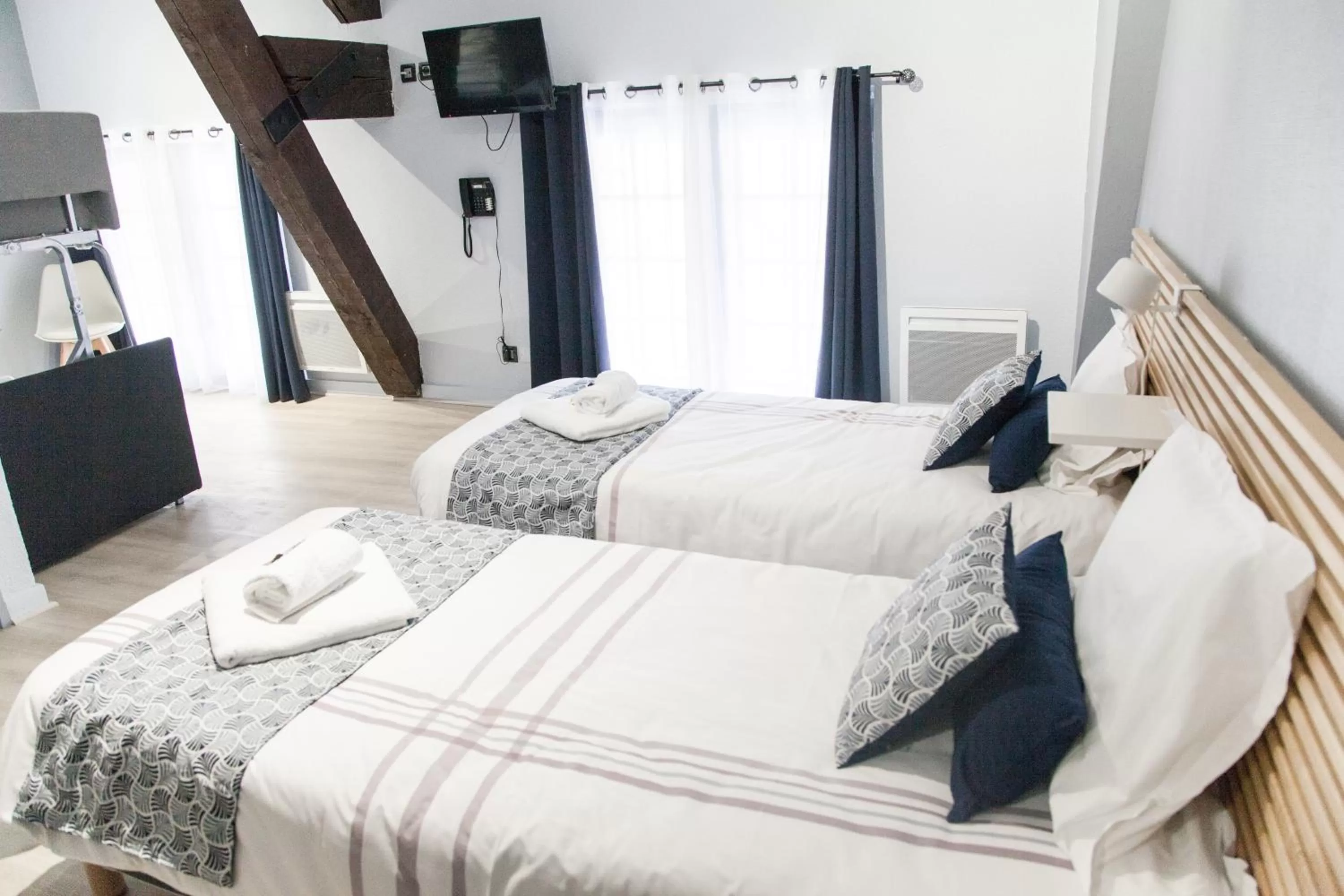 Bedroom, Bed in ULVF La Citadelle de Conflans